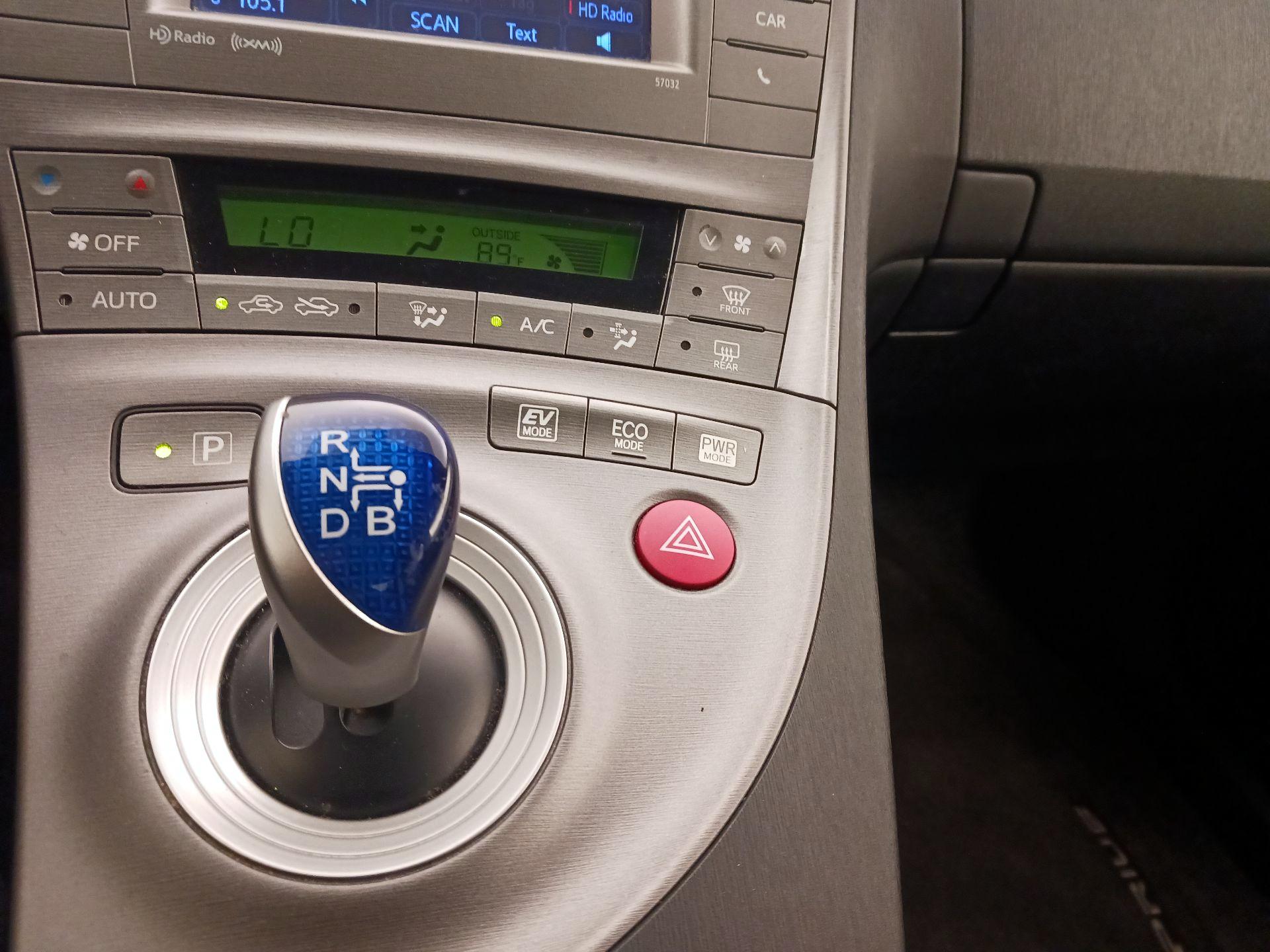 Thumbnail: 2014 Toyota Prius - 17