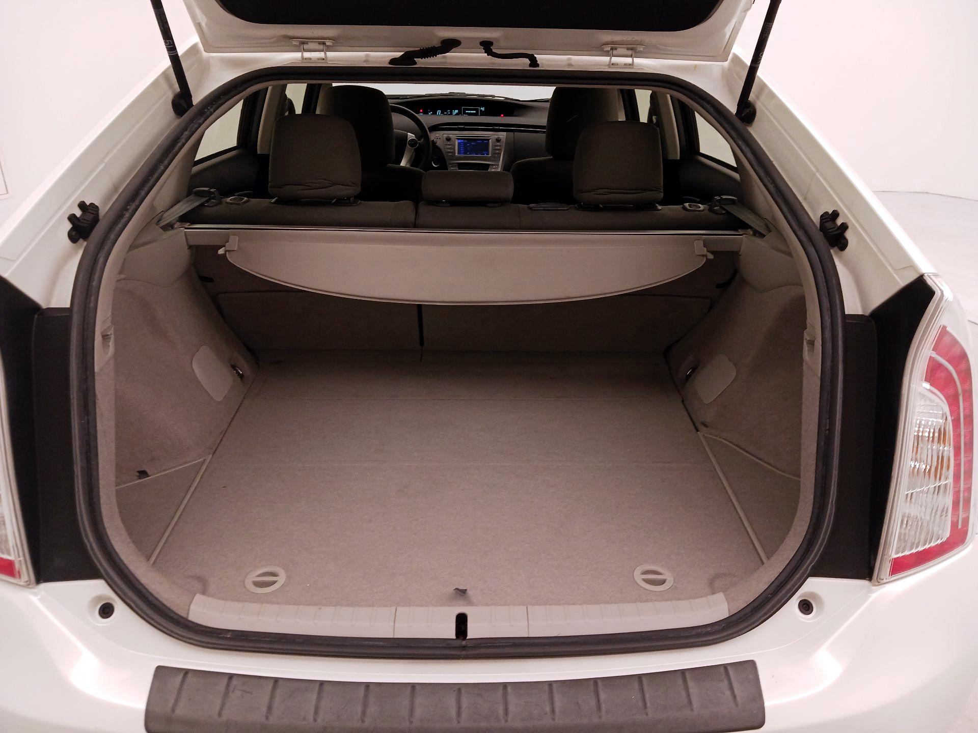 Thumbnail: 2014 Toyota Prius - 19