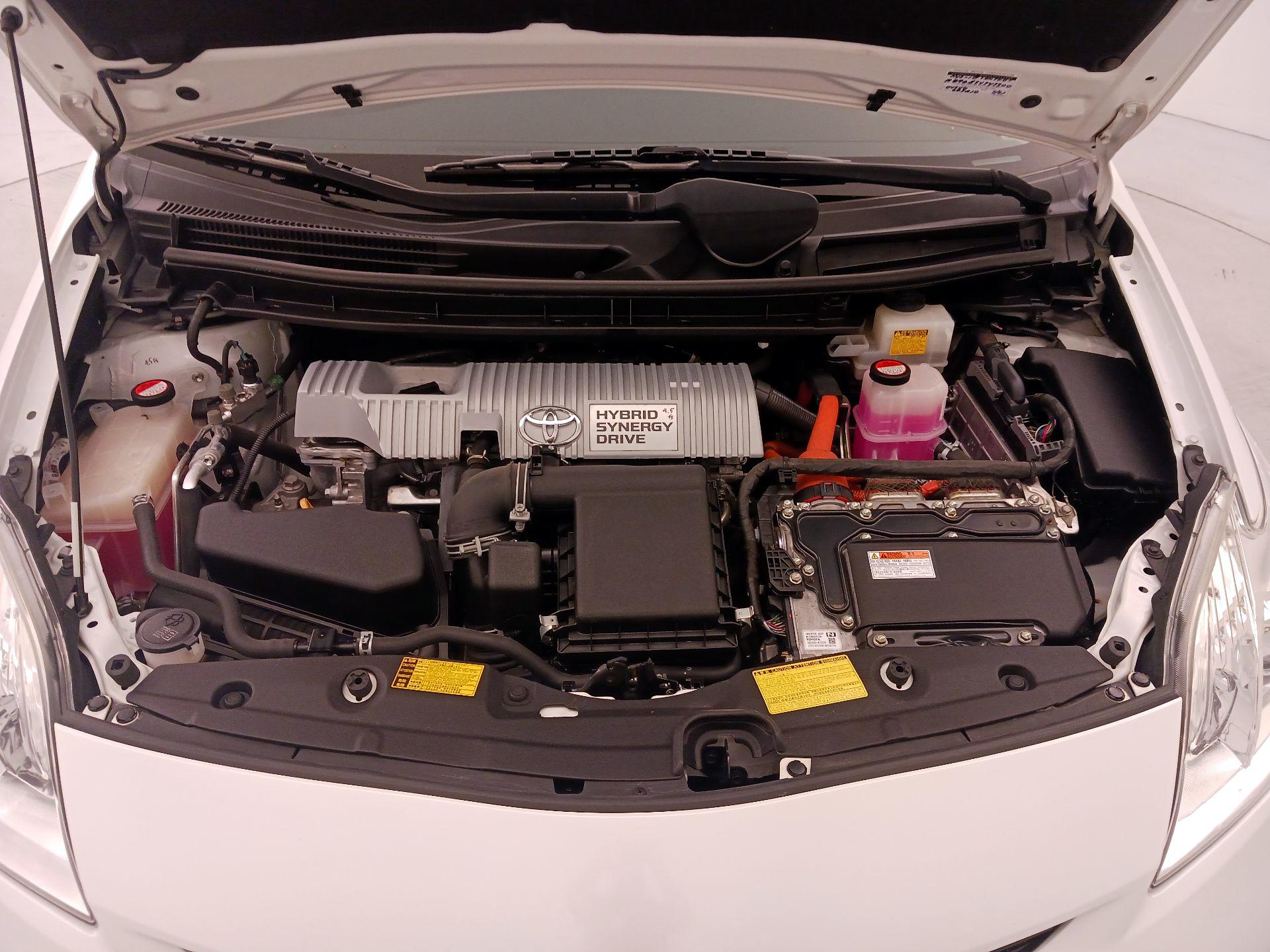 Thumbnail: 2014 Toyota Prius - 20