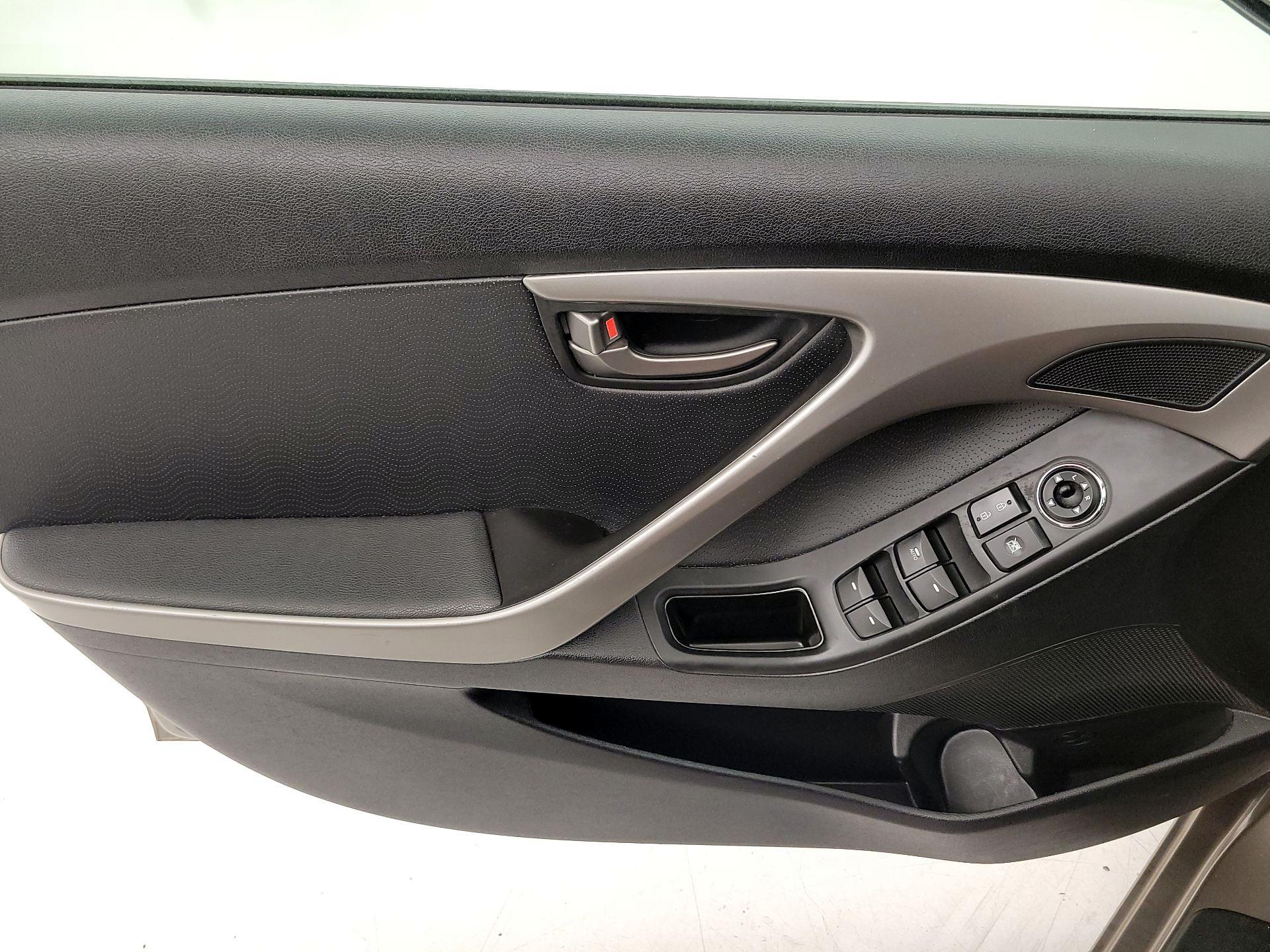 Thumbnail: 2013 Hyundai Elantra - 12