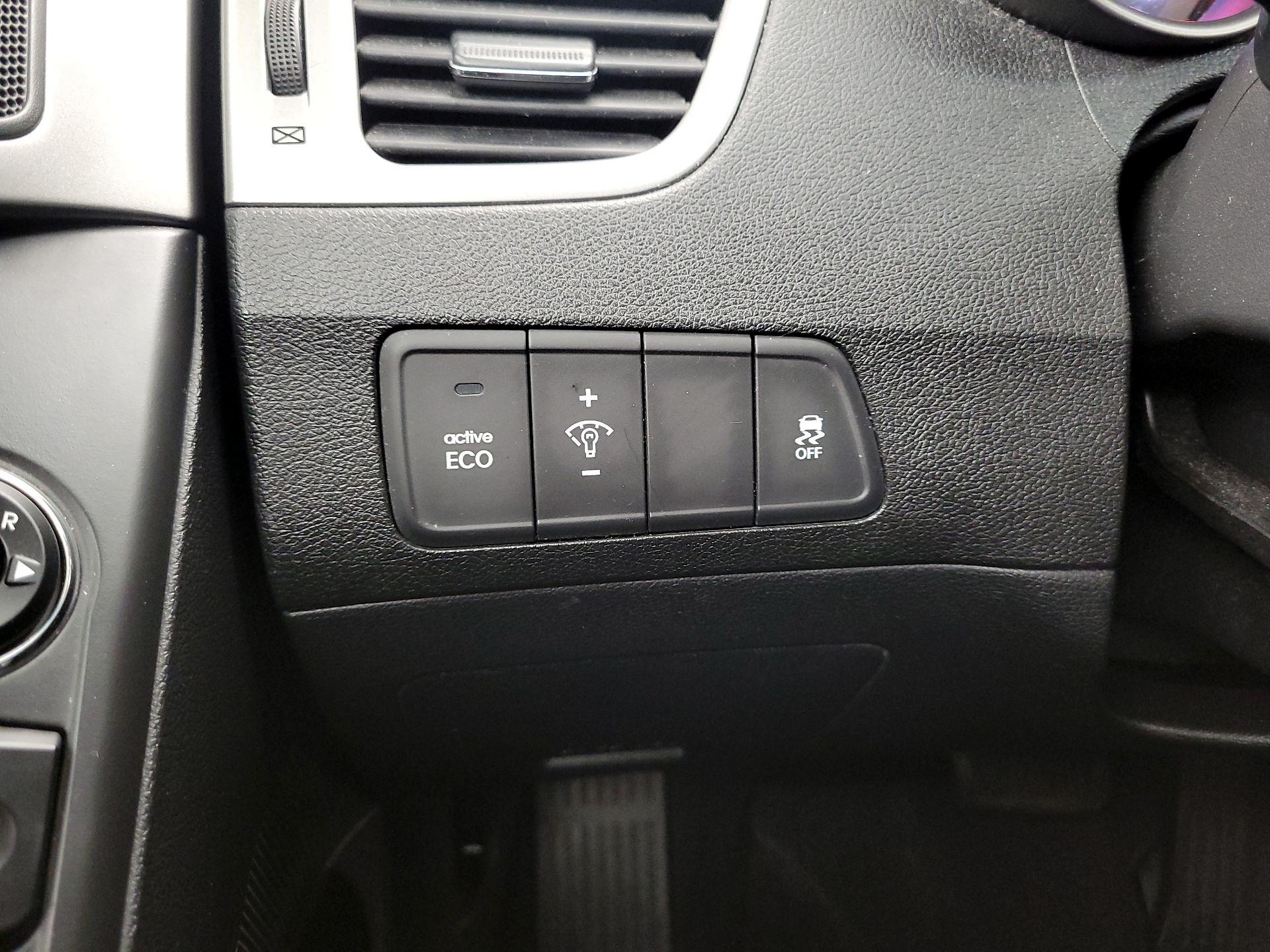 Thumbnail: 2013 Hyundai Elantra - 13