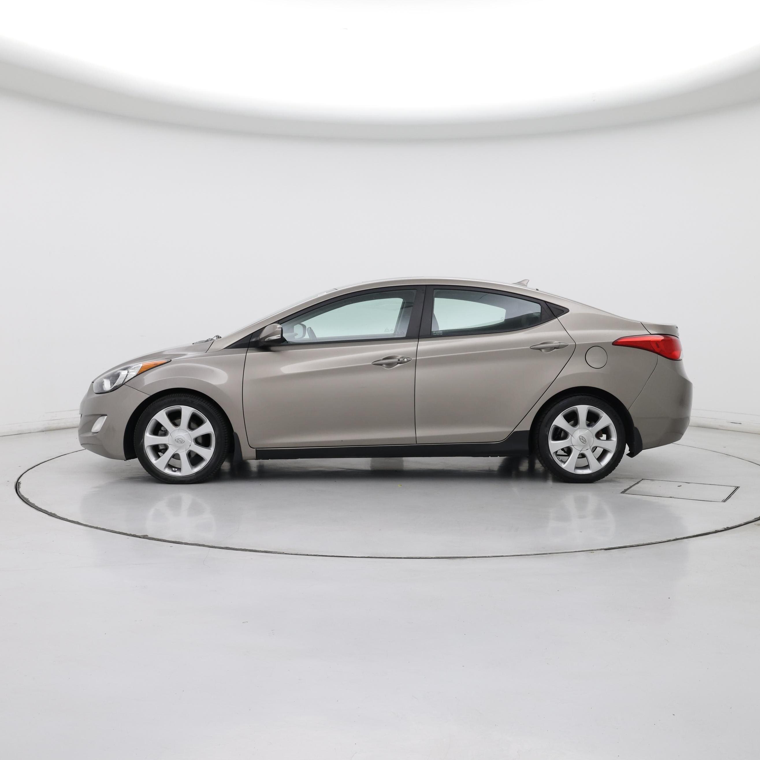Thumbnail: 2013 Hyundai Elantra - 3