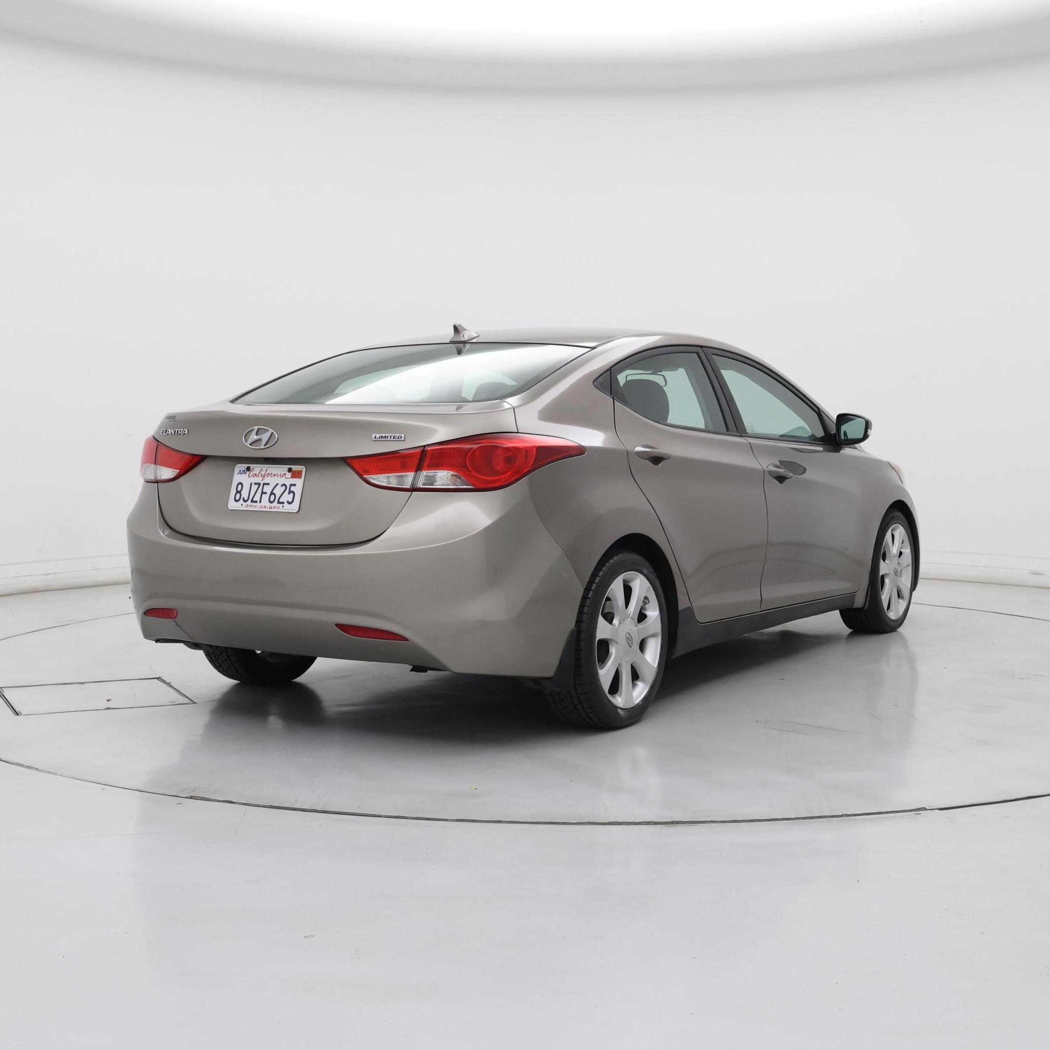 Thumbnail: 2013 Hyundai Elantra - 8