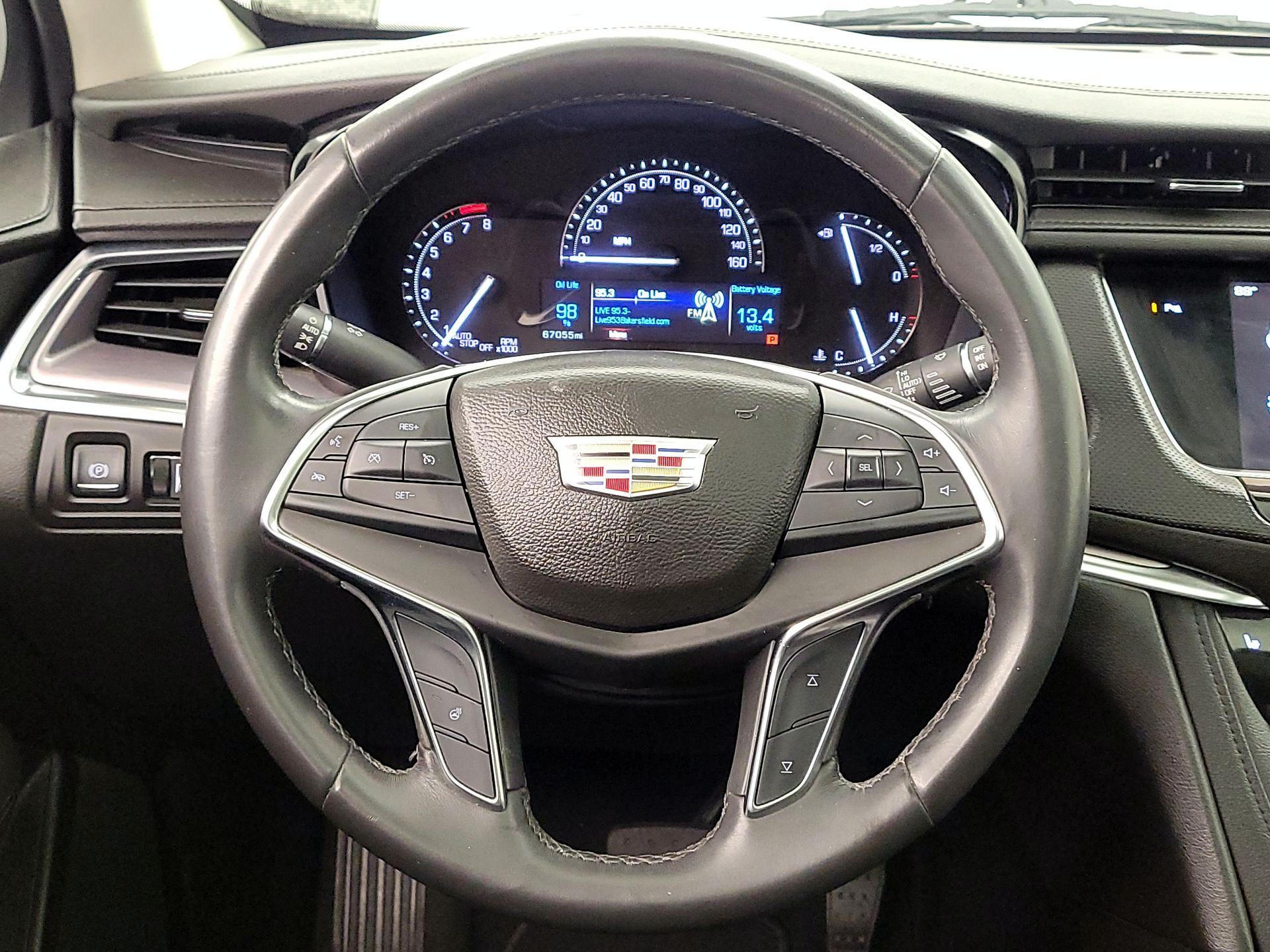 Thumbnail: 2017 Cadillac XT5 - 10