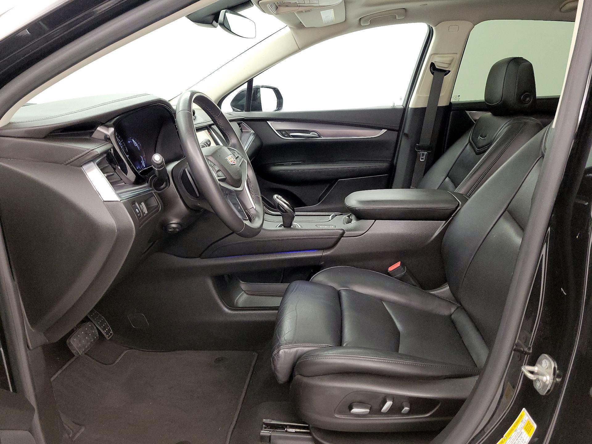 Thumbnail: 2017 Cadillac XT5 - 11