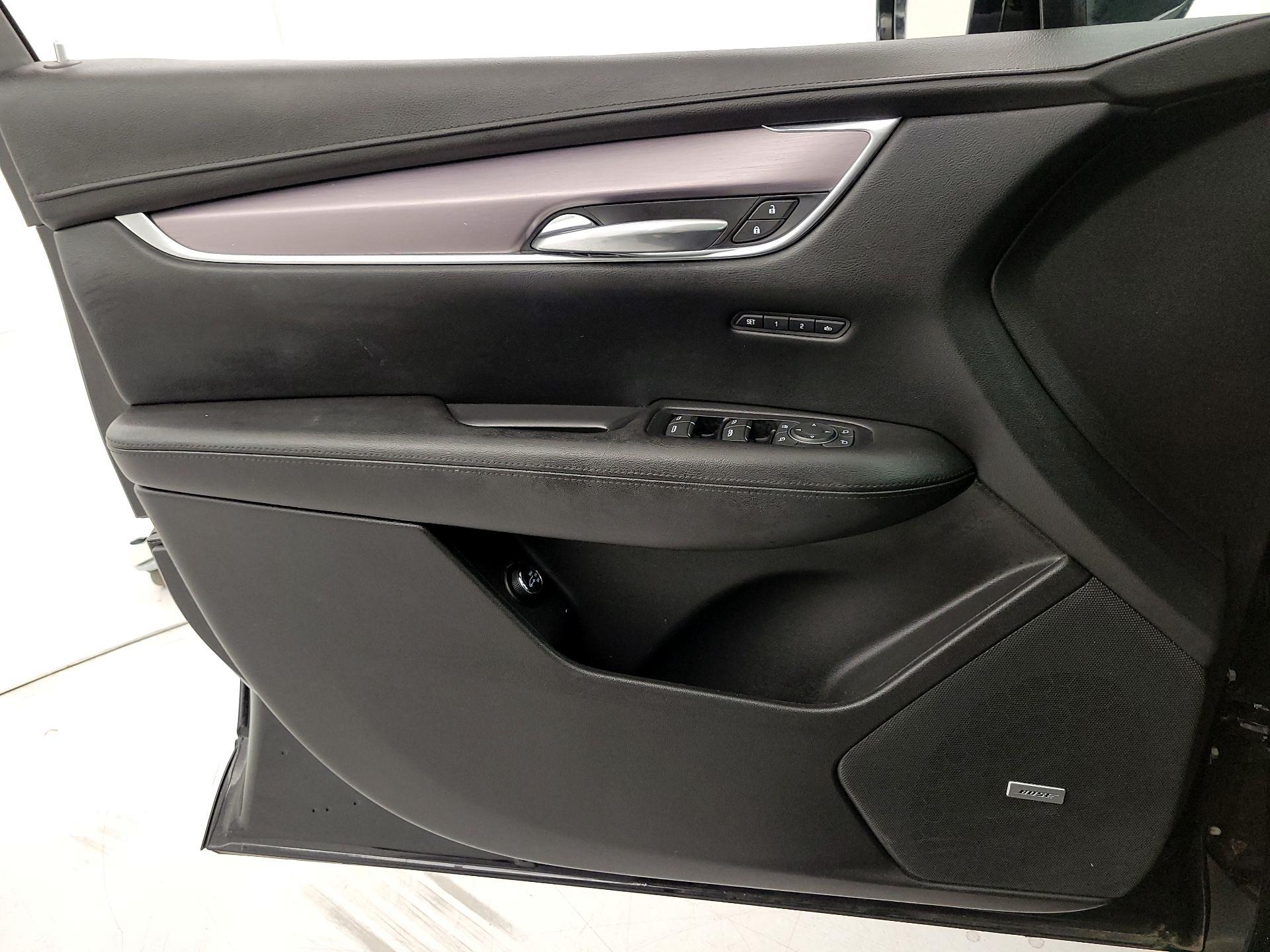 Thumbnail: 2017 Cadillac XT5 - 12