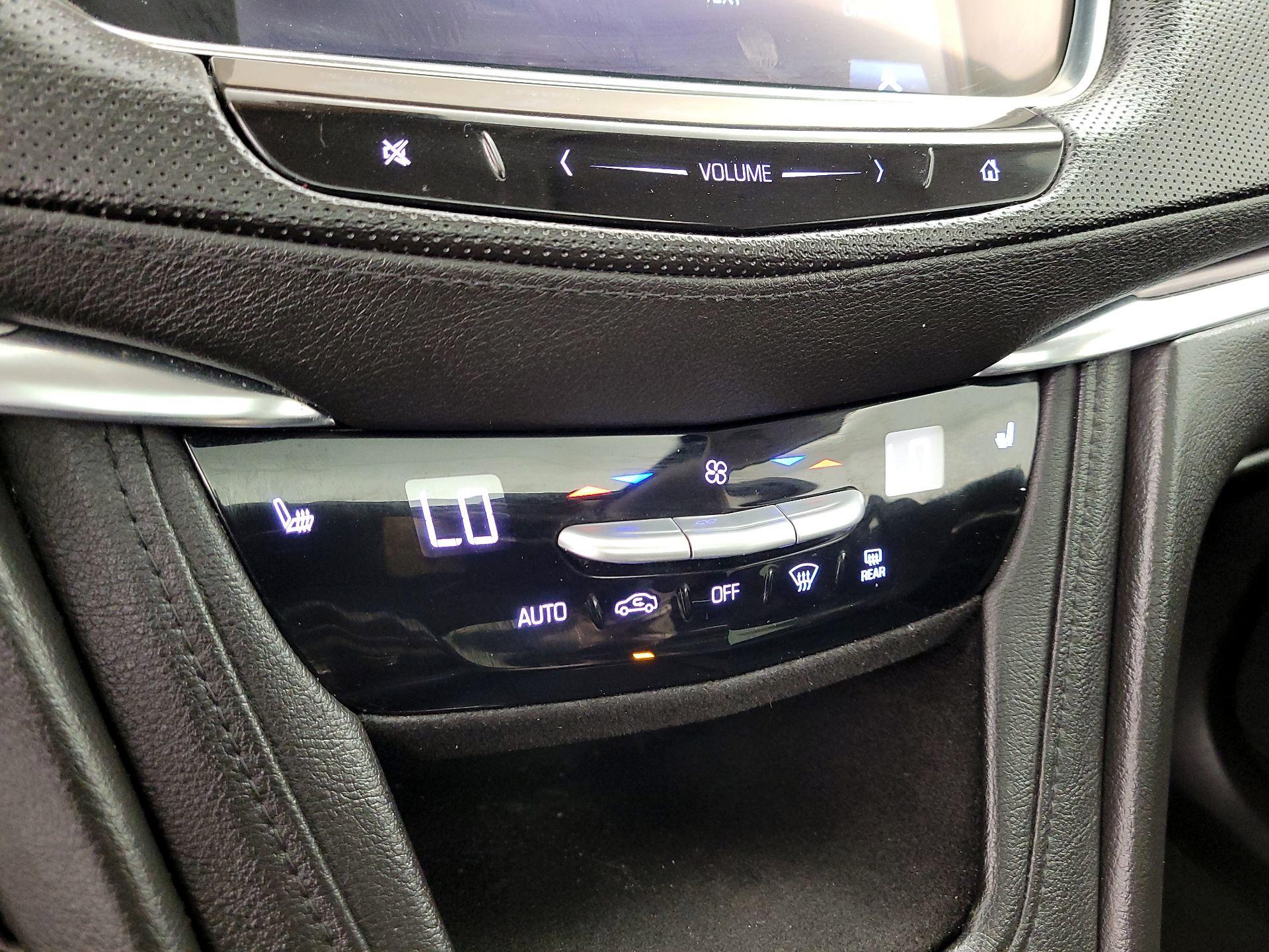 Thumbnail: 2017 Cadillac XT5 - 16