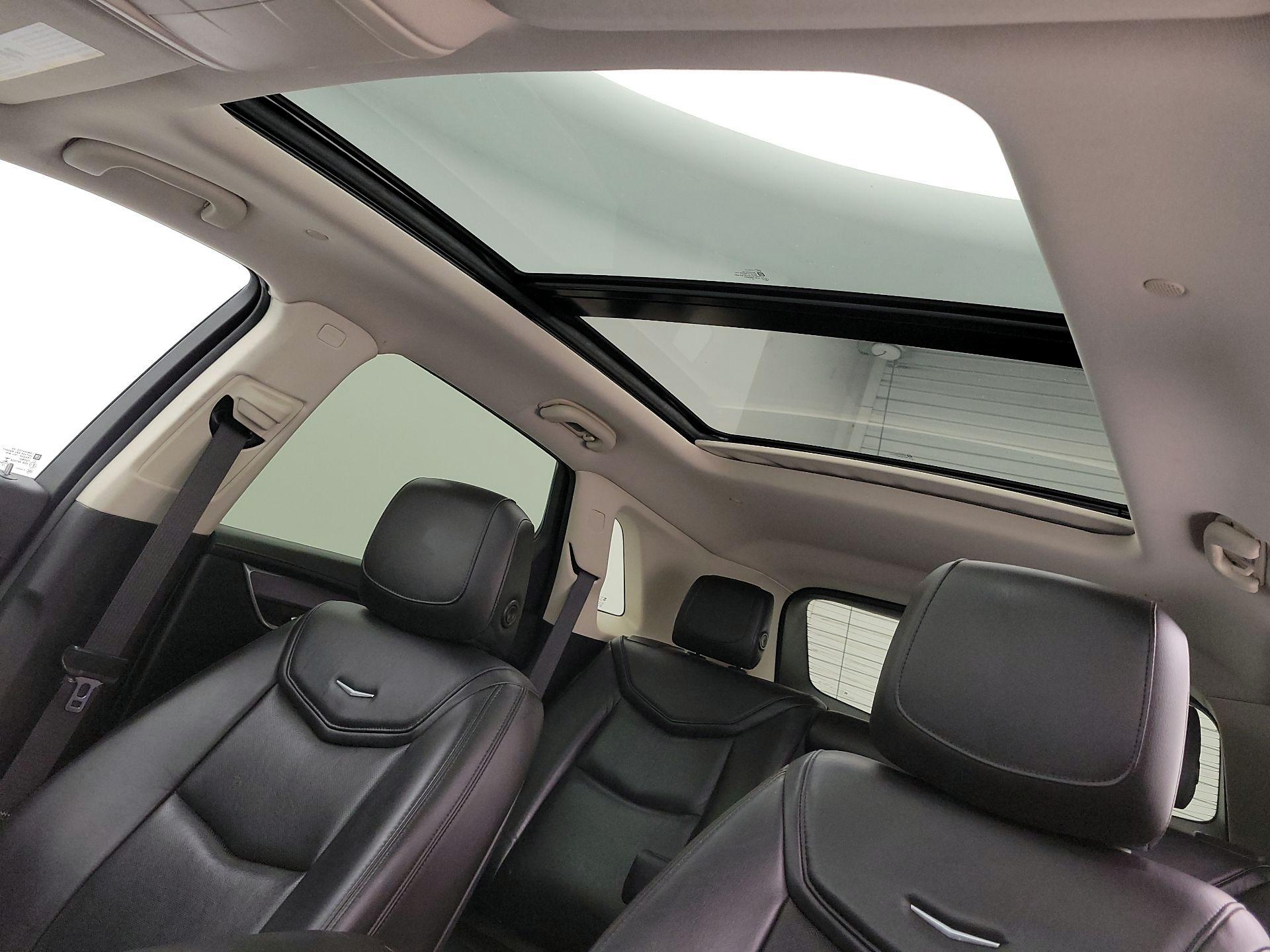 Thumbnail: 2017 Cadillac XT5 - 19