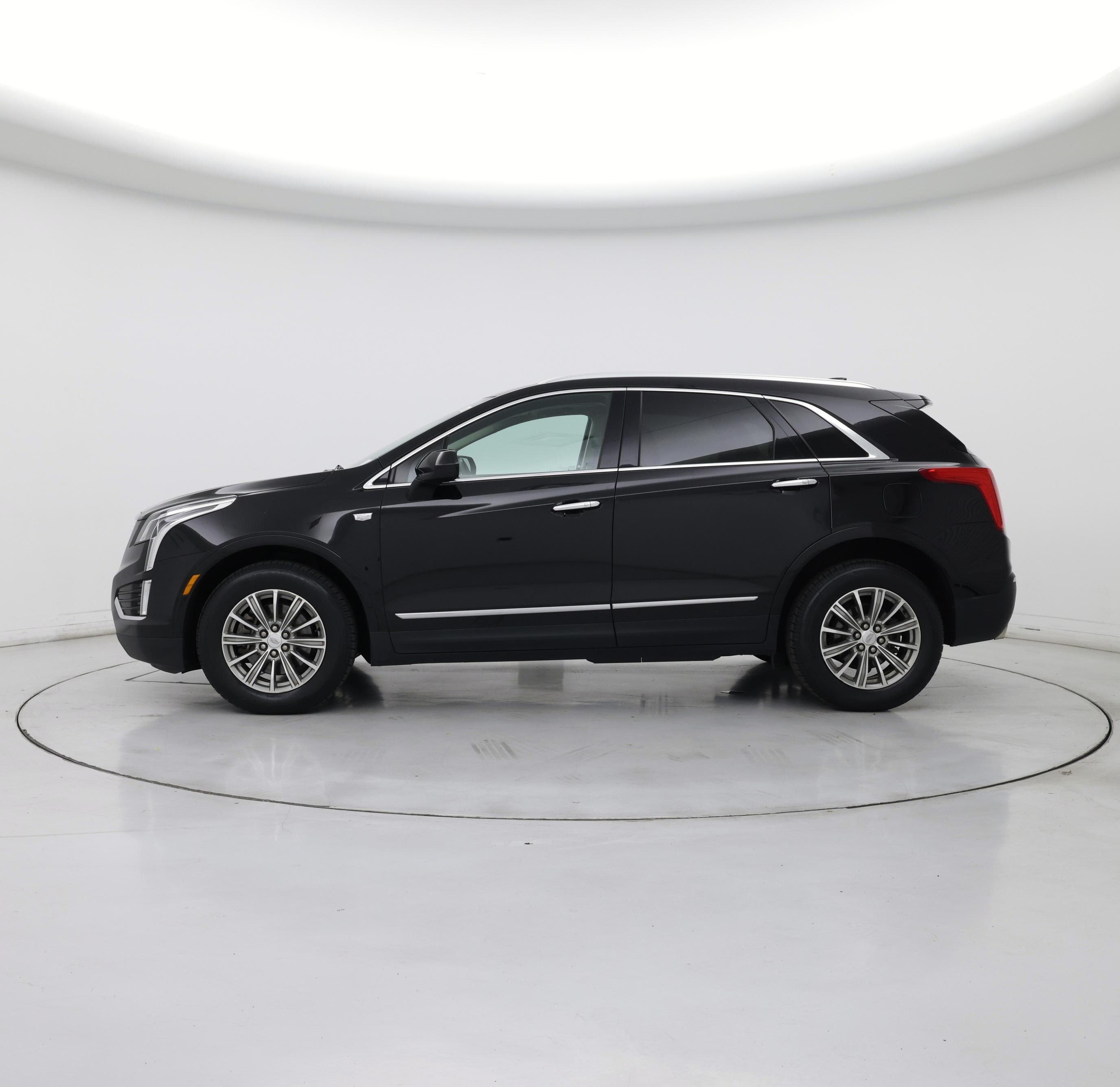 Thumbnail: 2017 Cadillac XT5 - 3