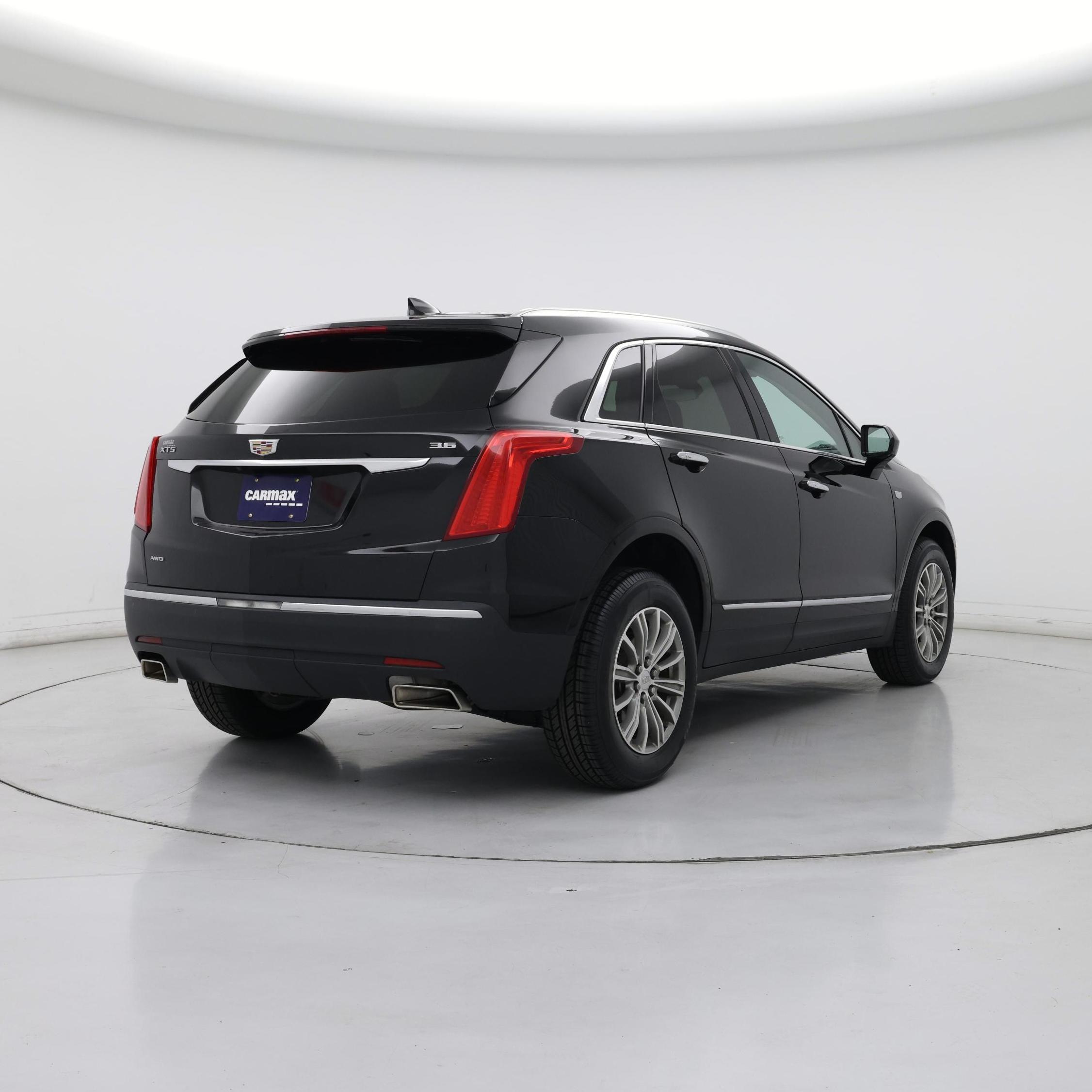 Thumbnail: 2017 Cadillac XT5 - 8