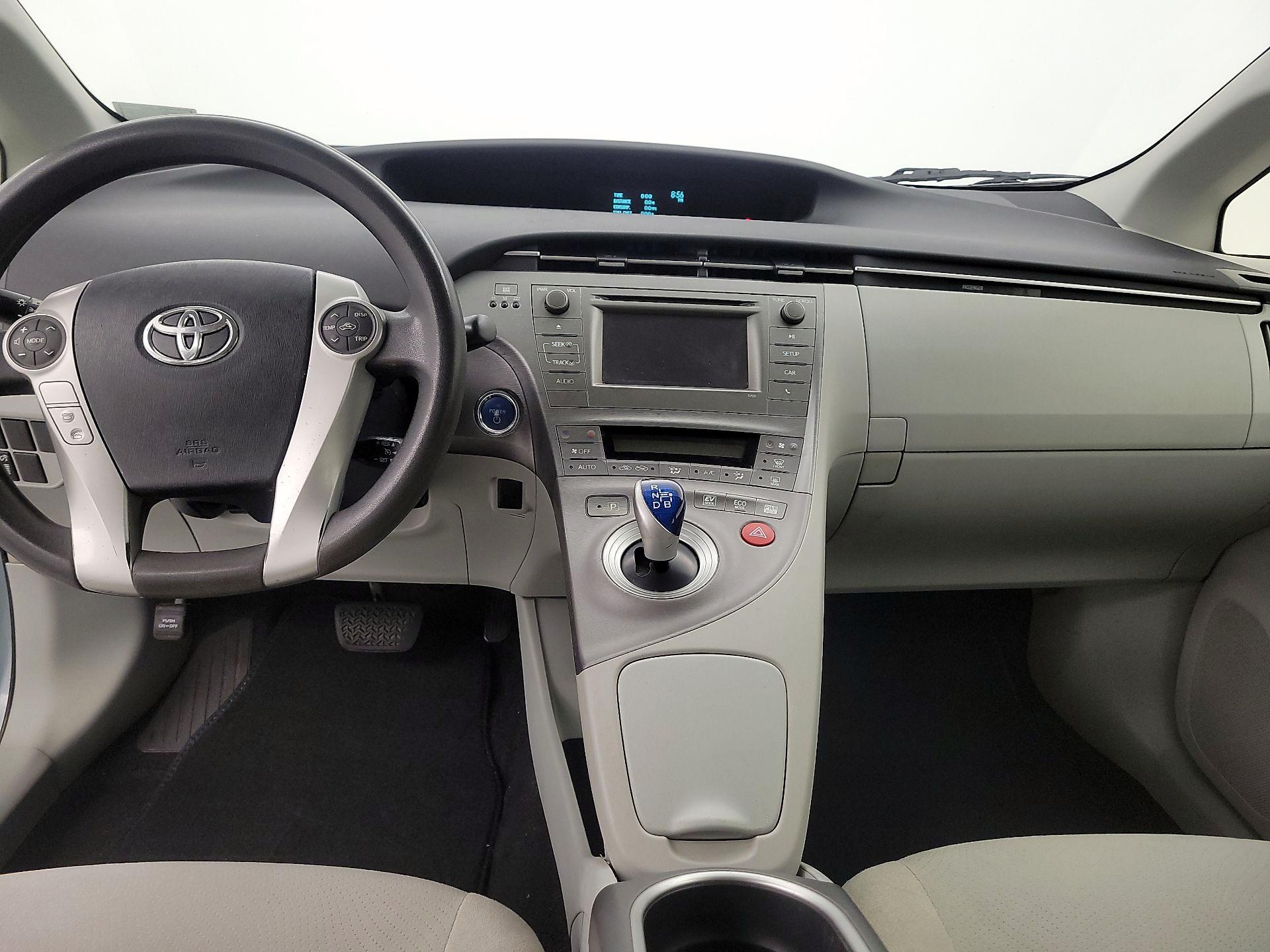 Thumbnail: 2015 Toyota Prius - 9