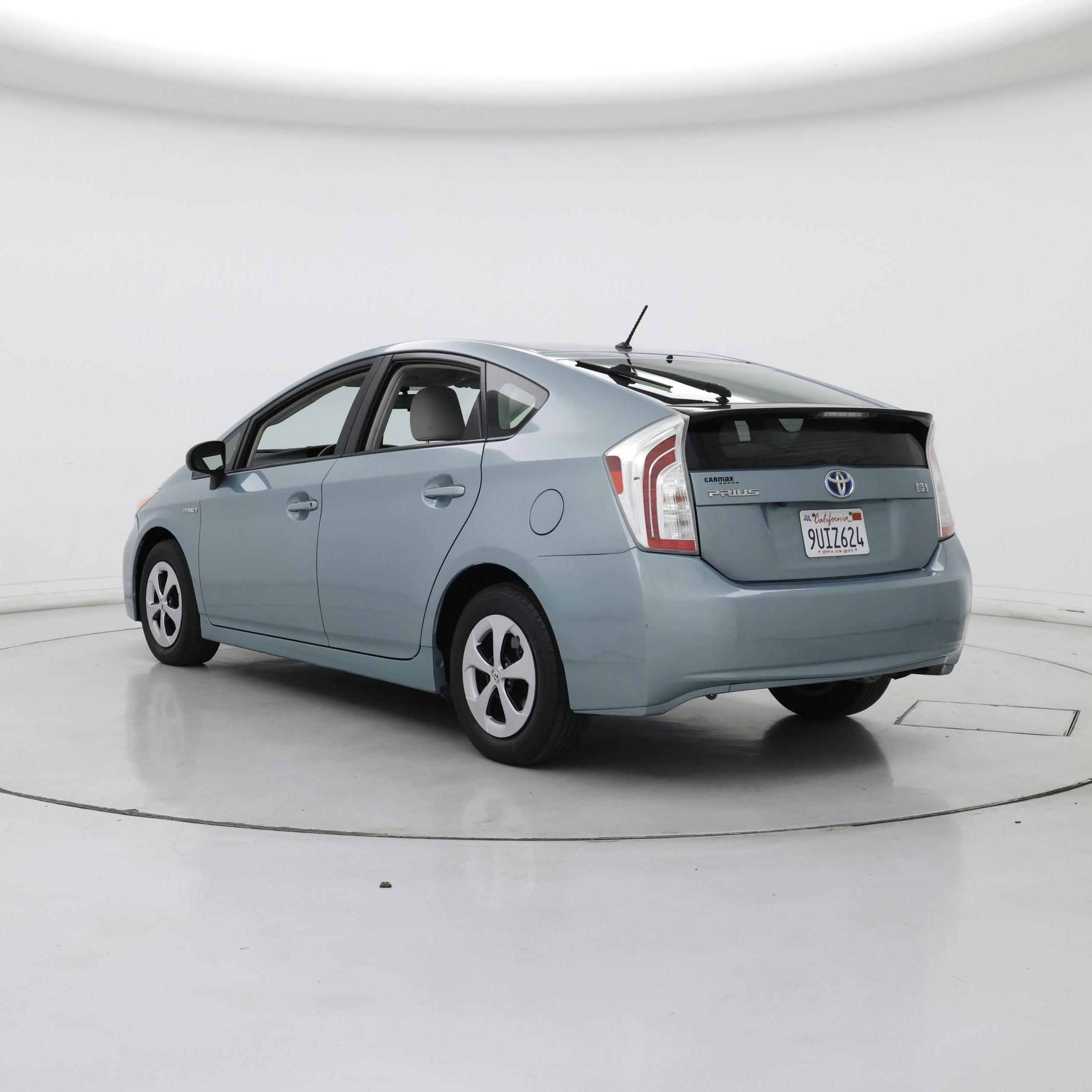 Thumbnail: 2015 Toyota Prius - 2