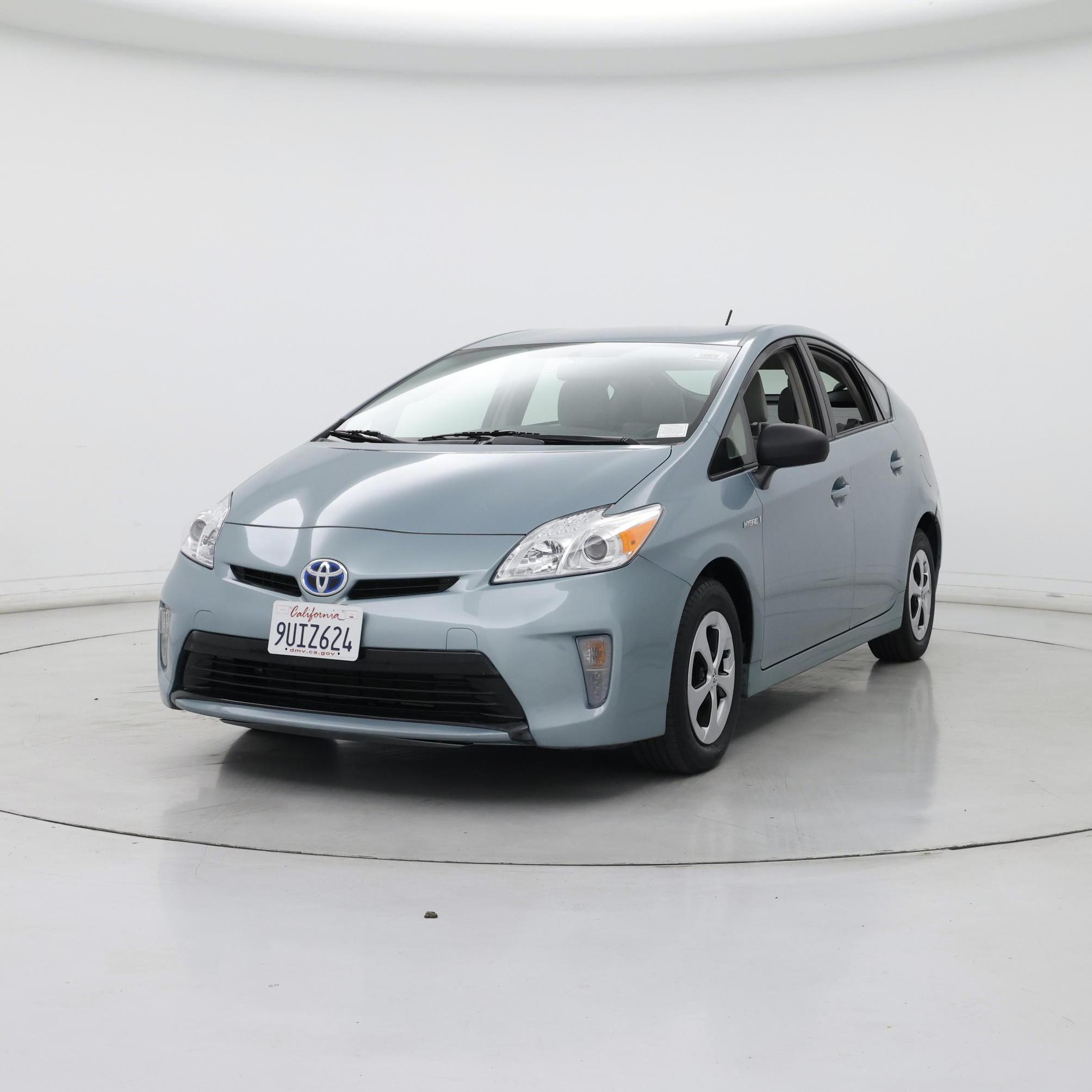 Thumbnail: 2015 Toyota Prius - 4