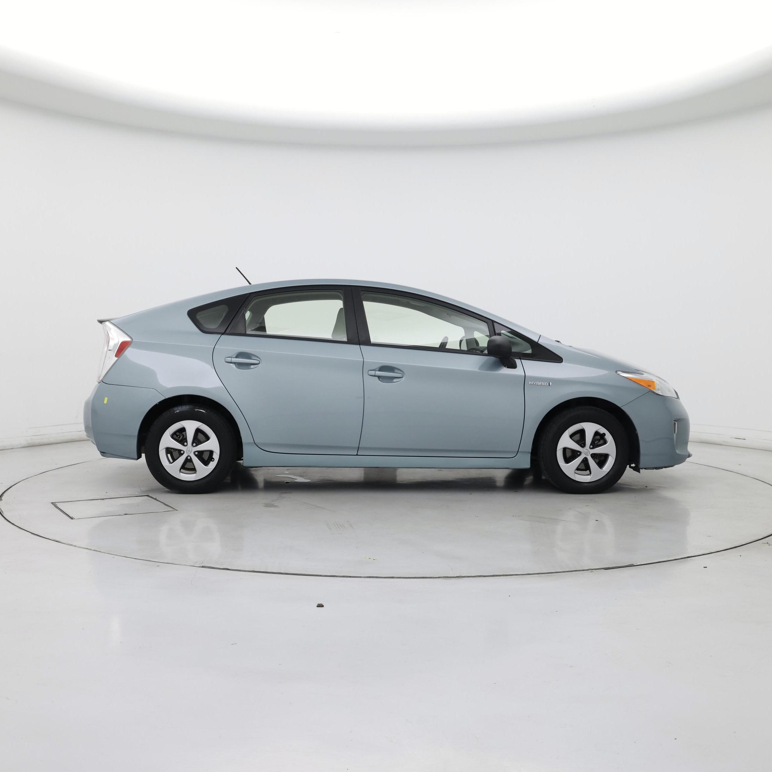 Thumbnail: 2015 Toyota Prius - 7