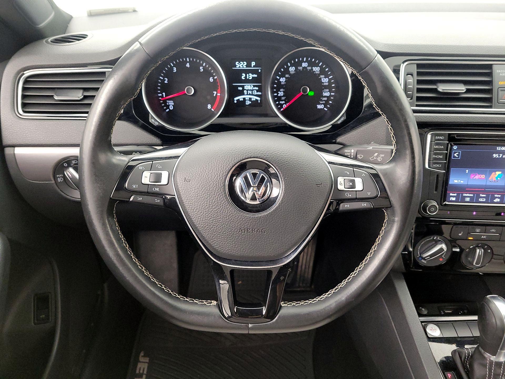 Thumbnail: 2016 Volkswagen Jetta - 10