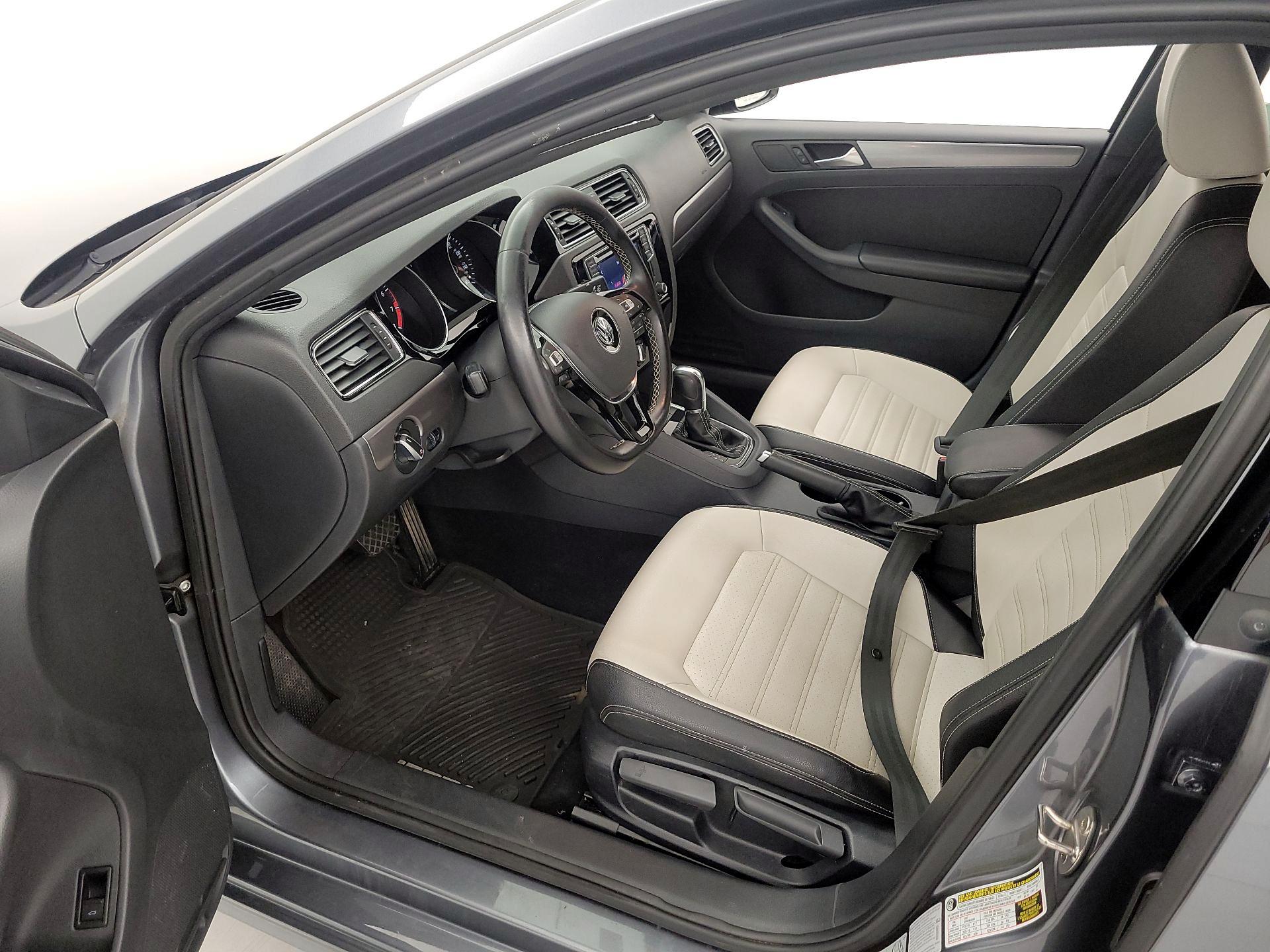 Thumbnail: 2016 Volkswagen Jetta - 11