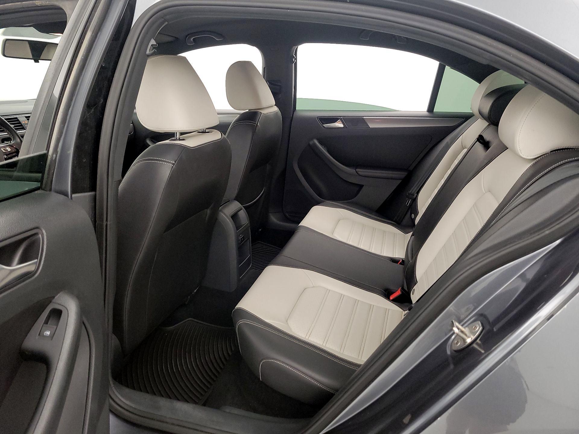 Thumbnail: 2016 Volkswagen Jetta - 20