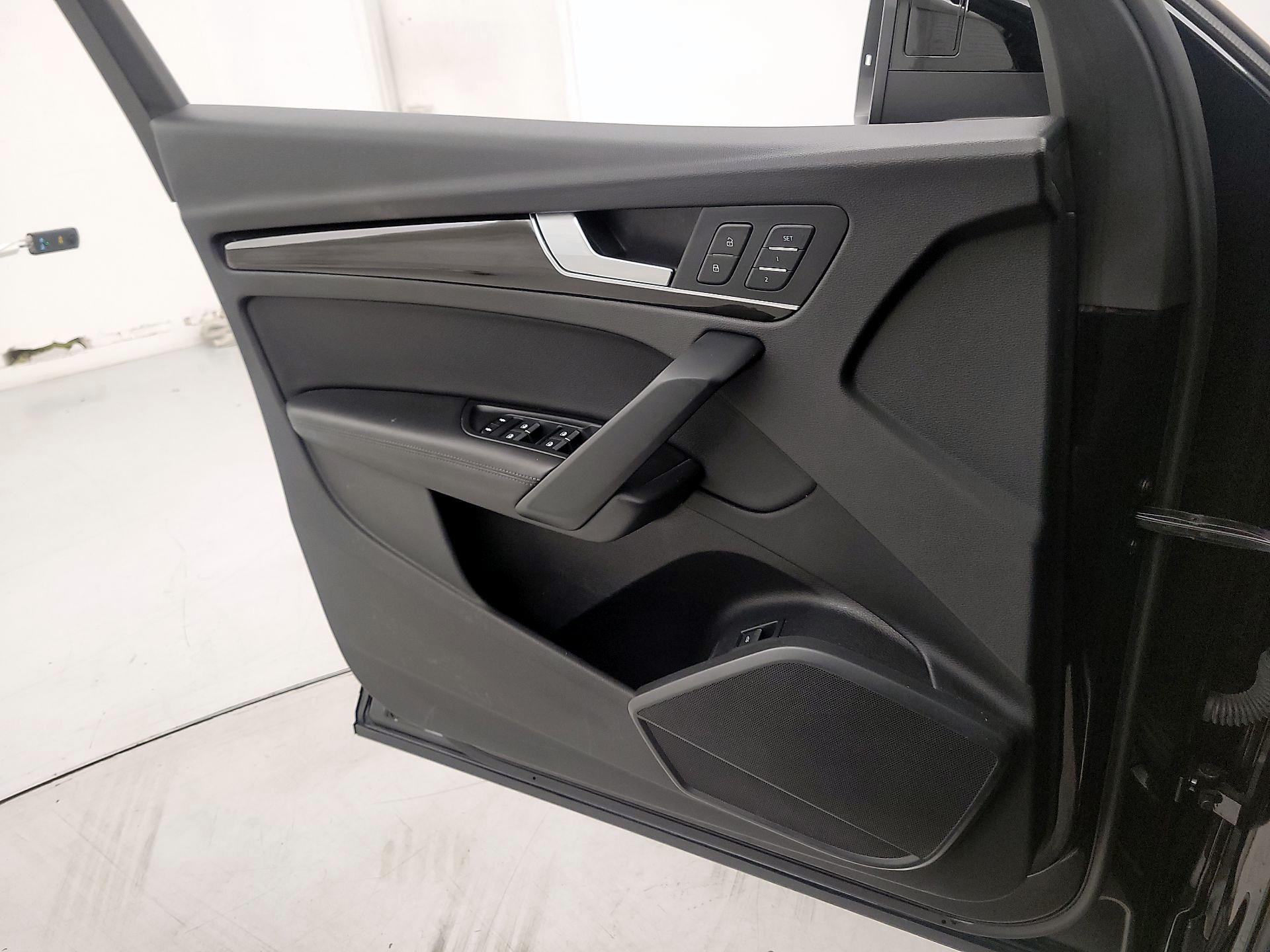 Thumbnail: 2019 Audi Q5 - 12