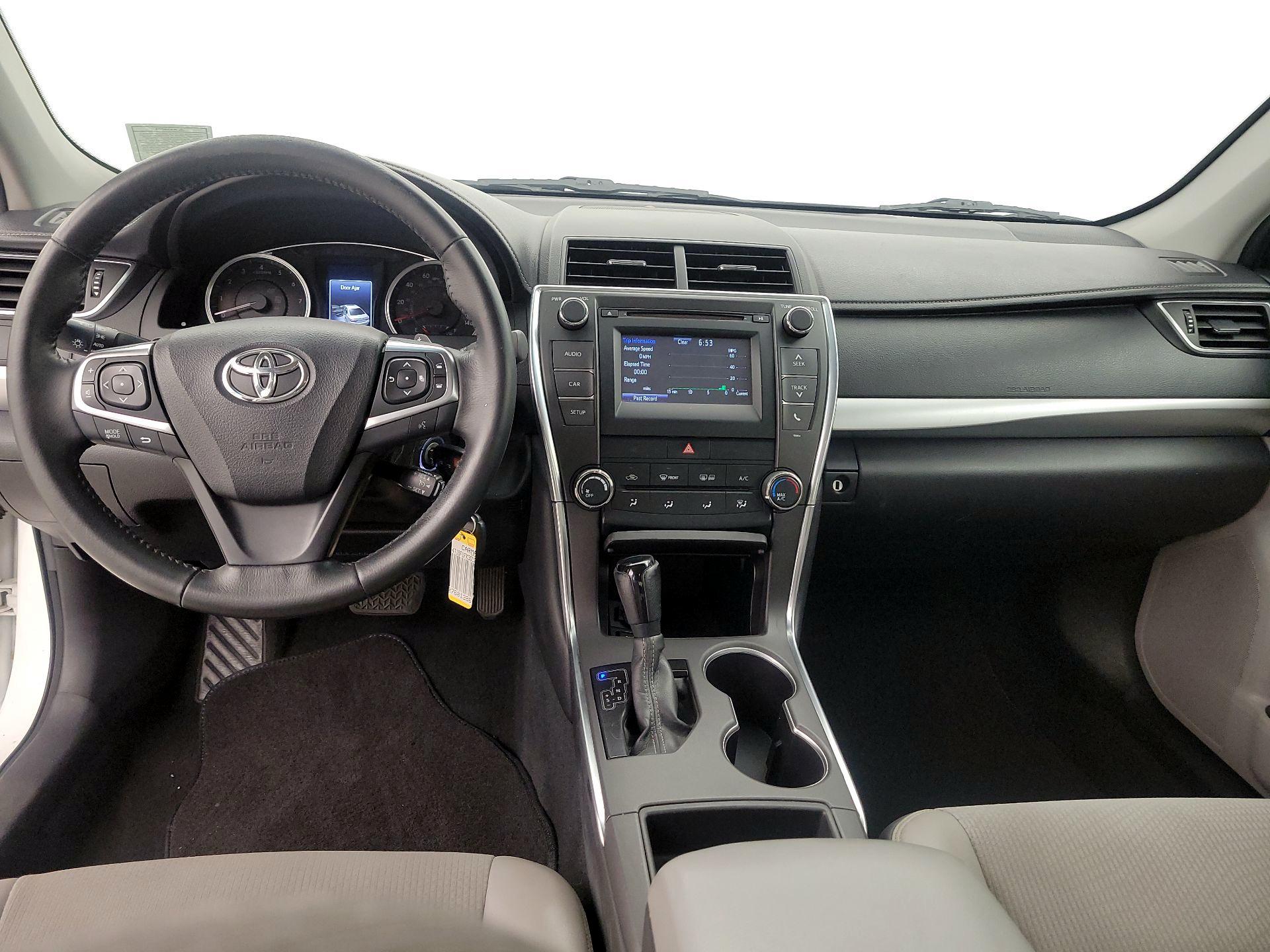 Thumbnail: 2016 Toyota Camry - 9