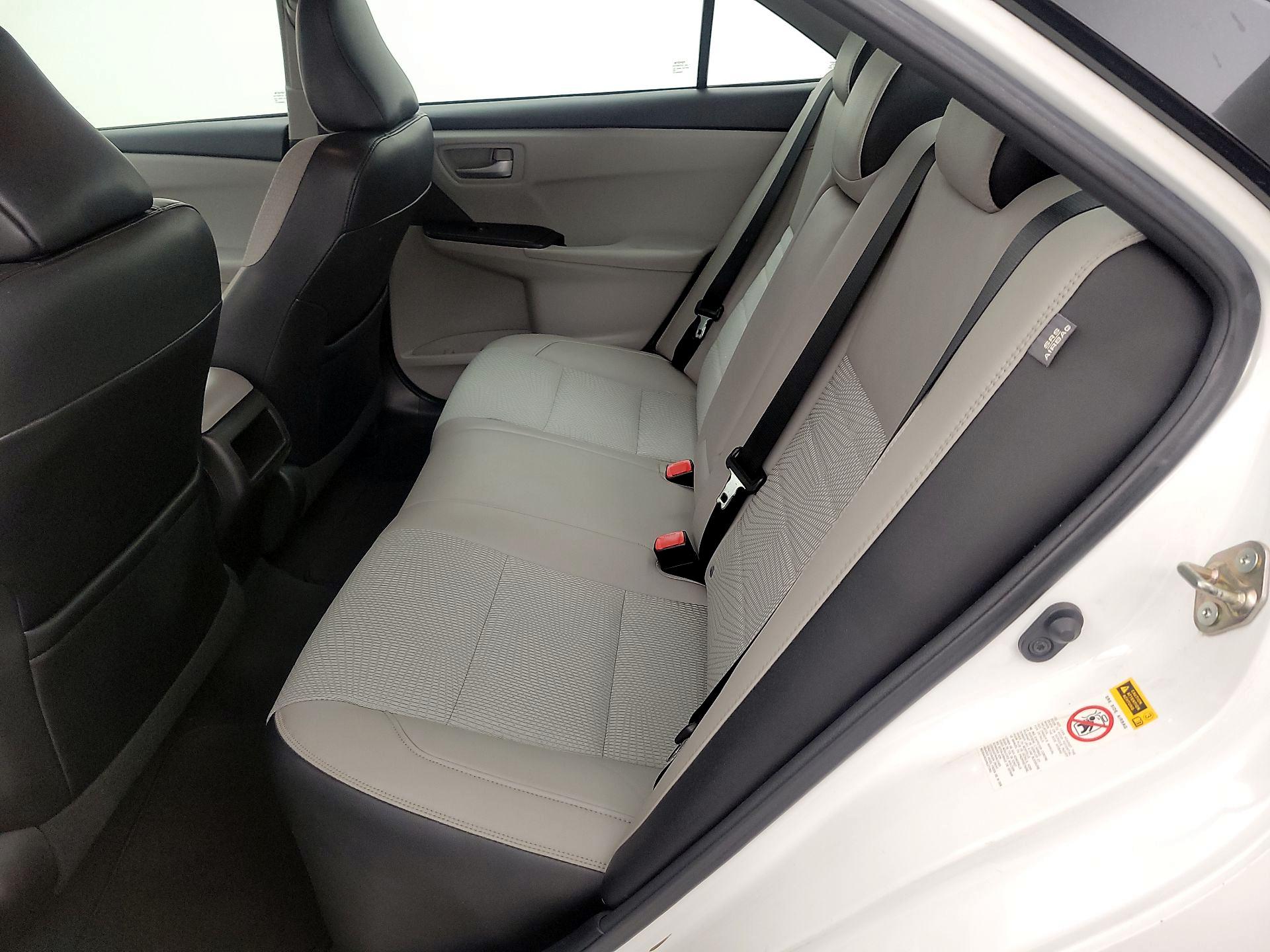 Thumbnail: 2016 Toyota Camry - 18