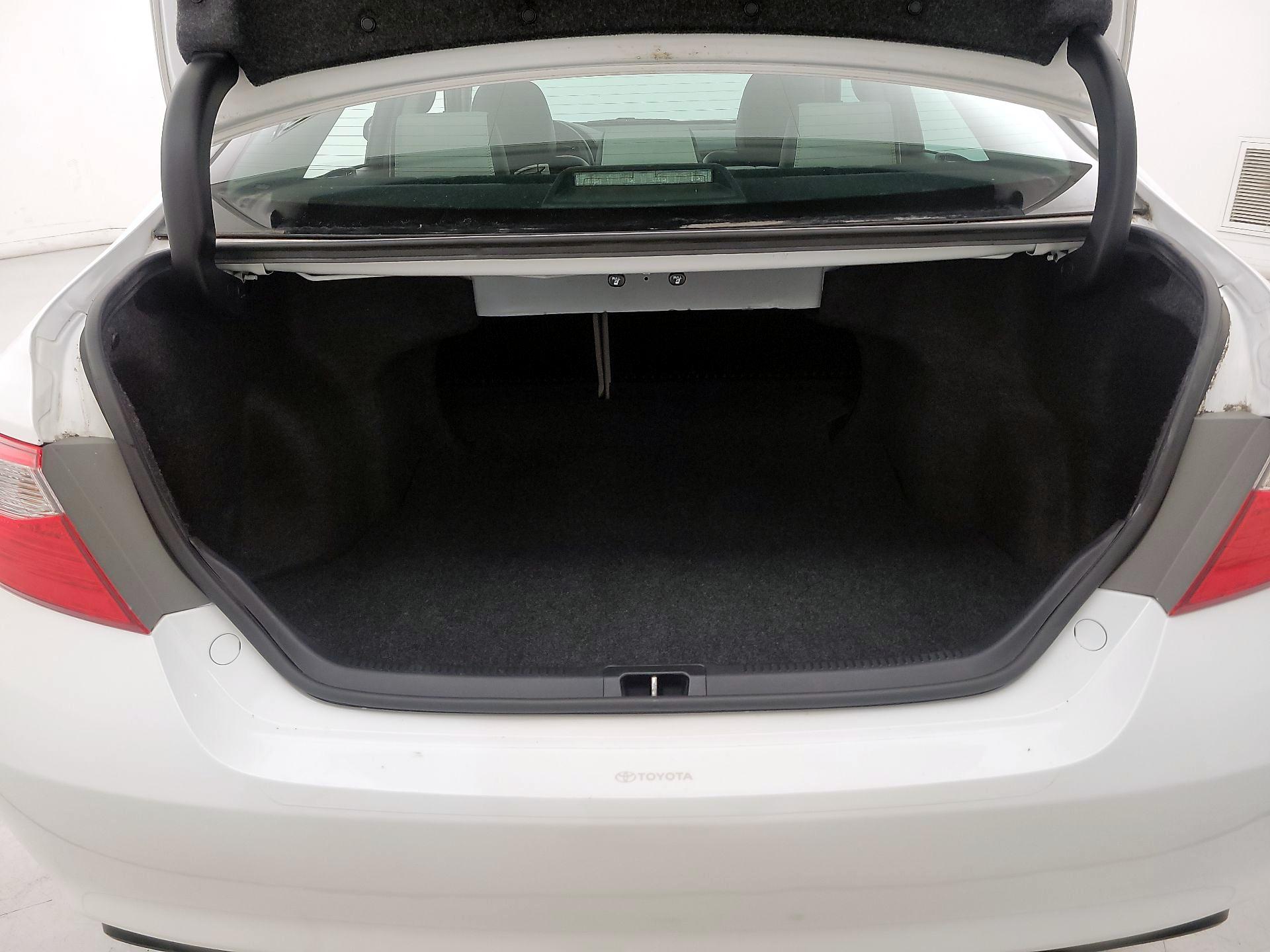 Thumbnail: 2016 Toyota Camry - 19