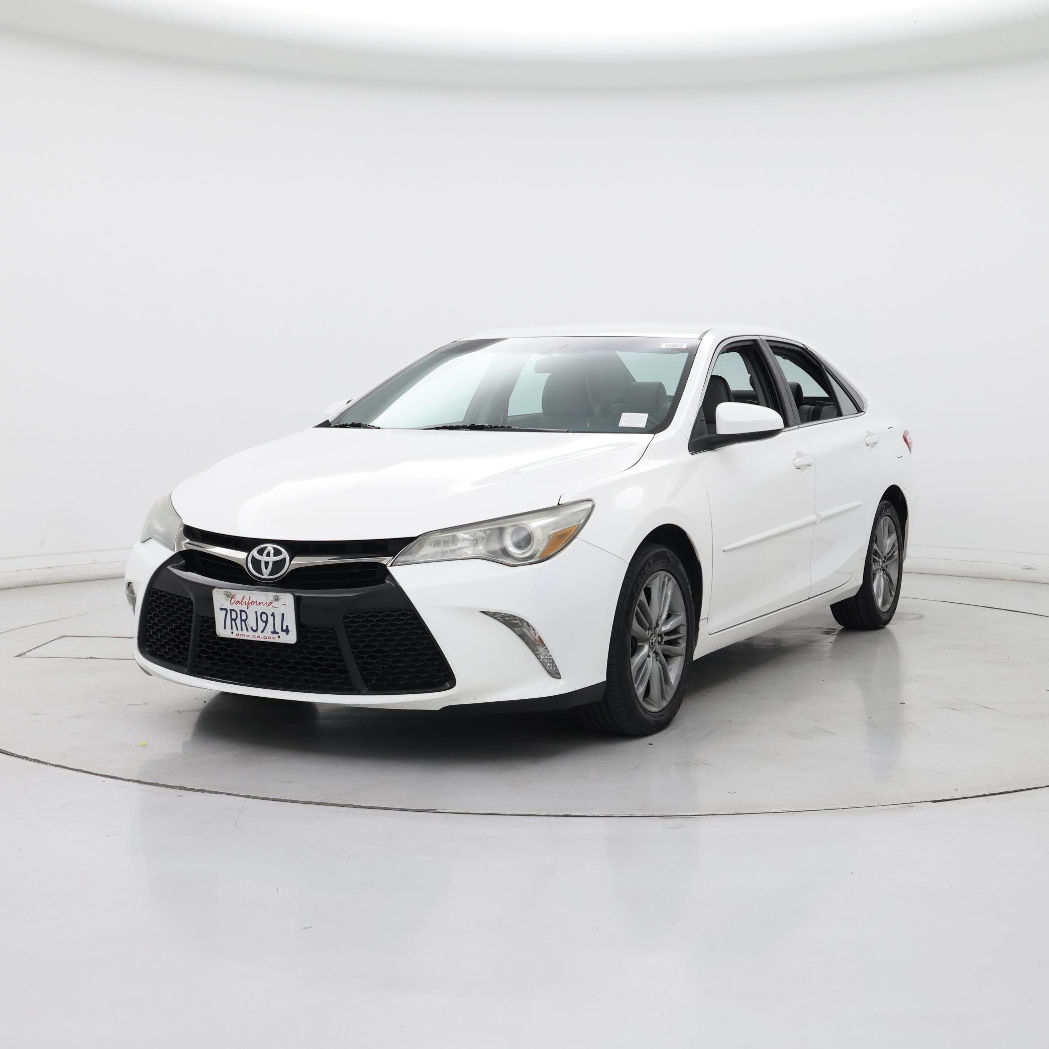 Thumbnail: 2016 Toyota Camry - 4