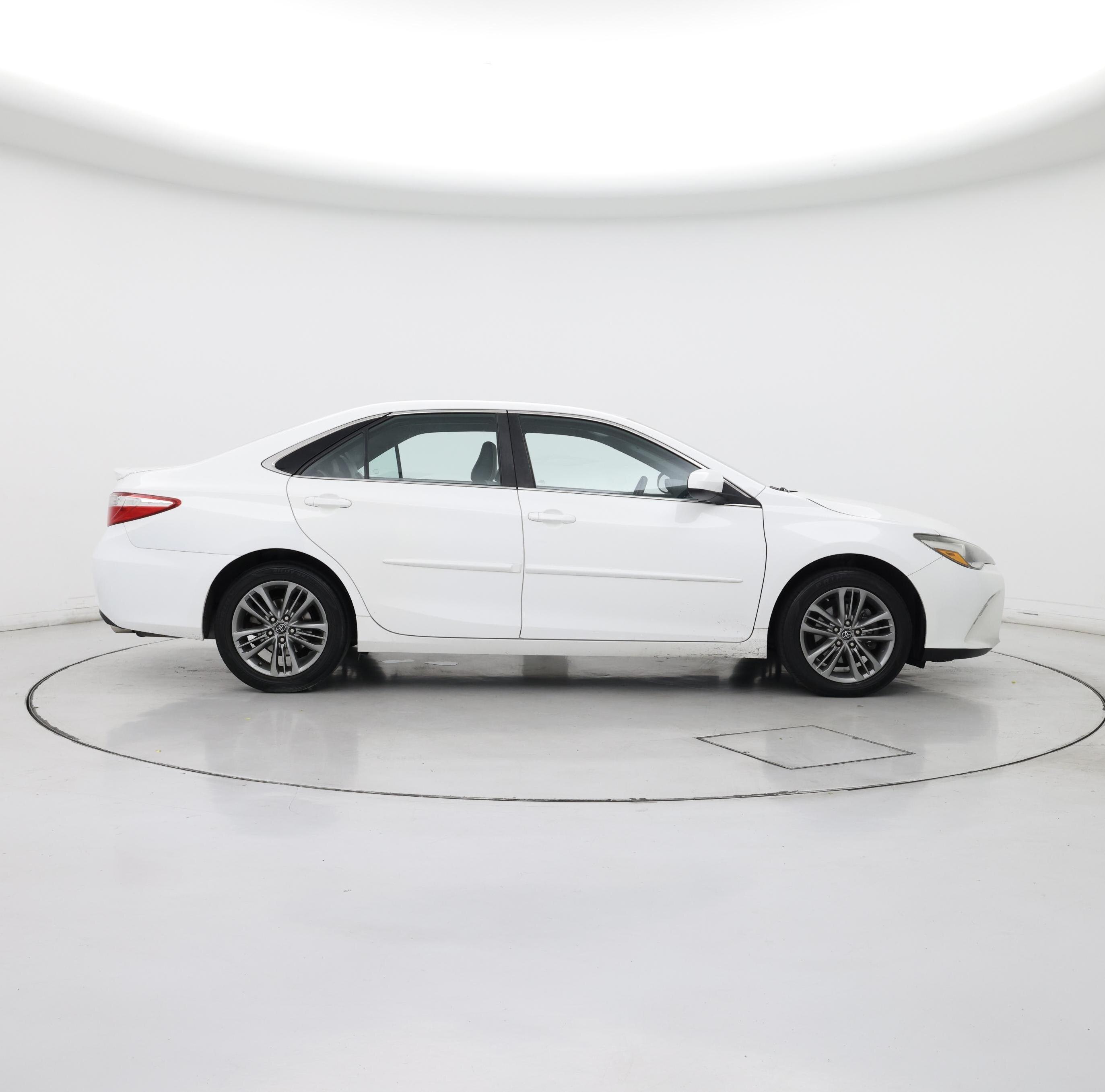 Thumbnail: 2016 Toyota Camry - 7
