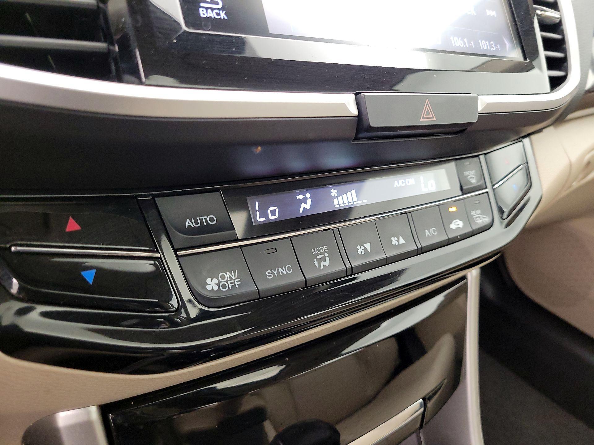 Thumbnail: 2016 Honda Accord - 16
