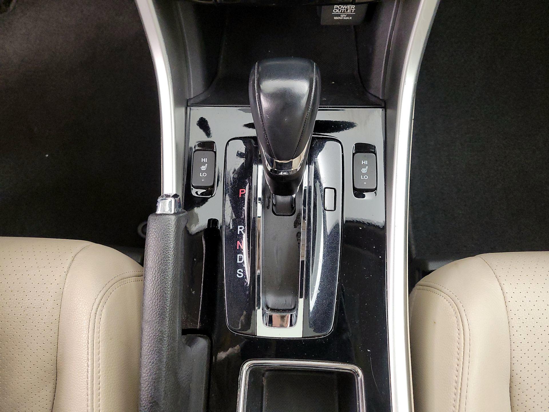 Thumbnail: 2016 Honda Accord - 17