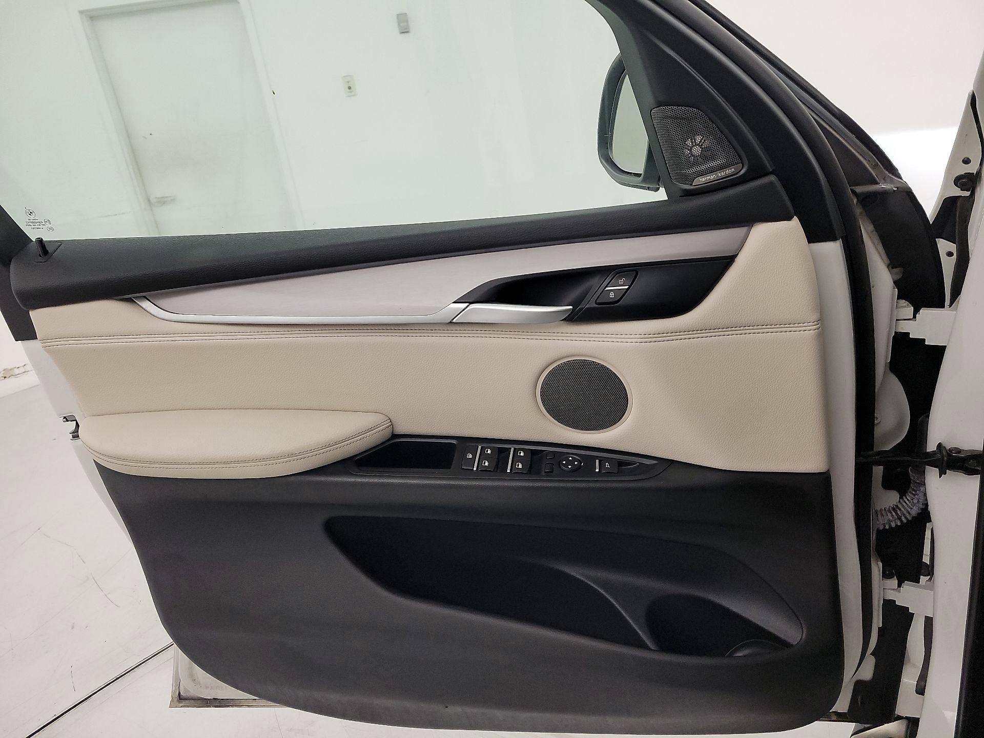 Thumbnail: 2015 BMW X5 - 12