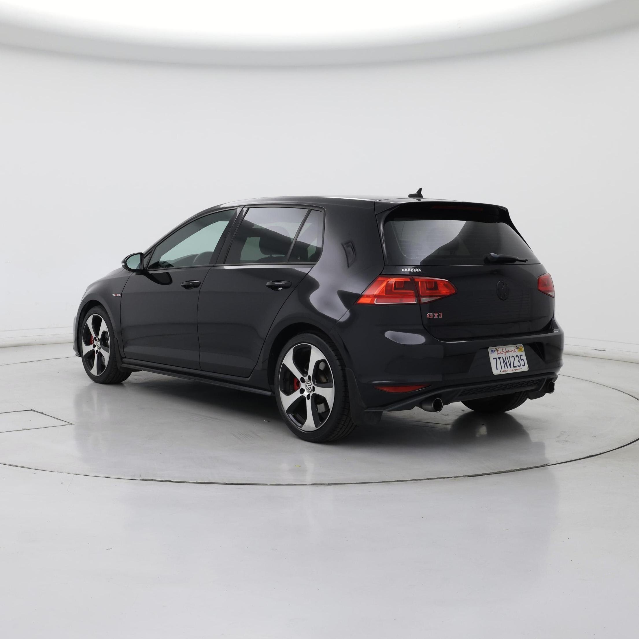 Thumbnail: 2017 Volkswagen Golf - 2