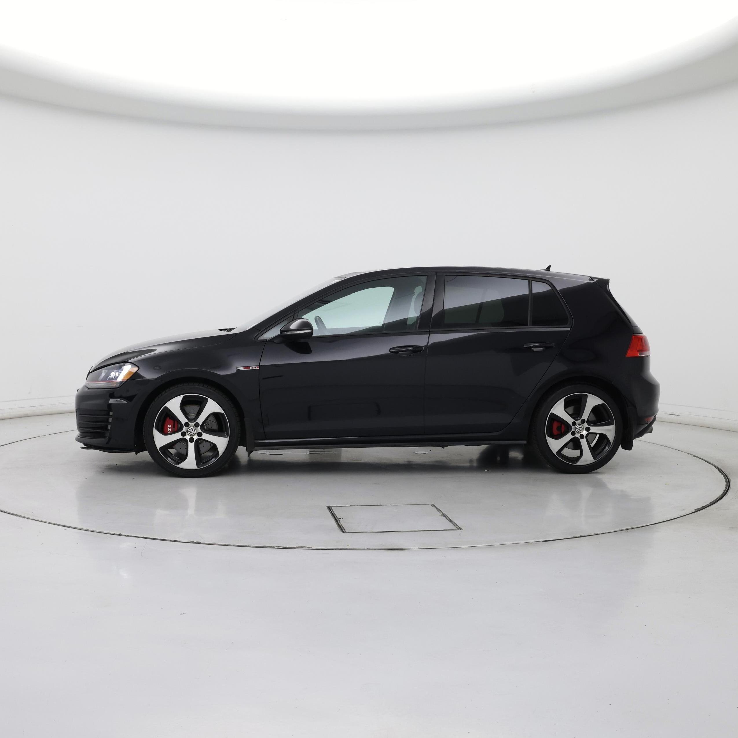 Thumbnail: 2017 Volkswagen Golf - 3