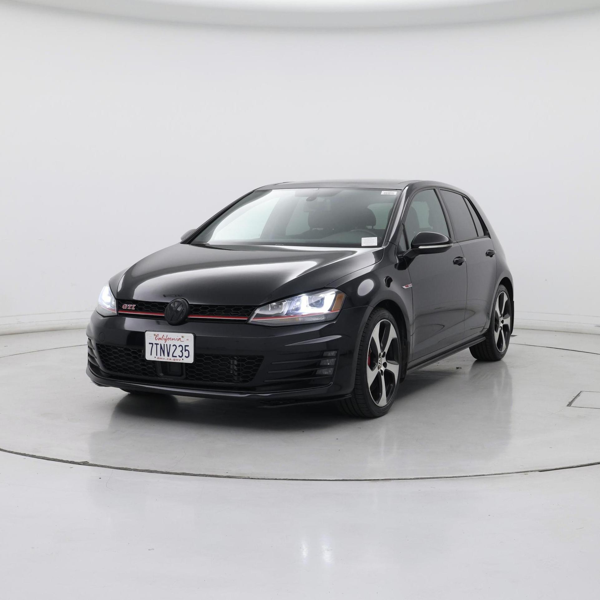 Thumbnail: 2017 Volkswagen Golf - 4