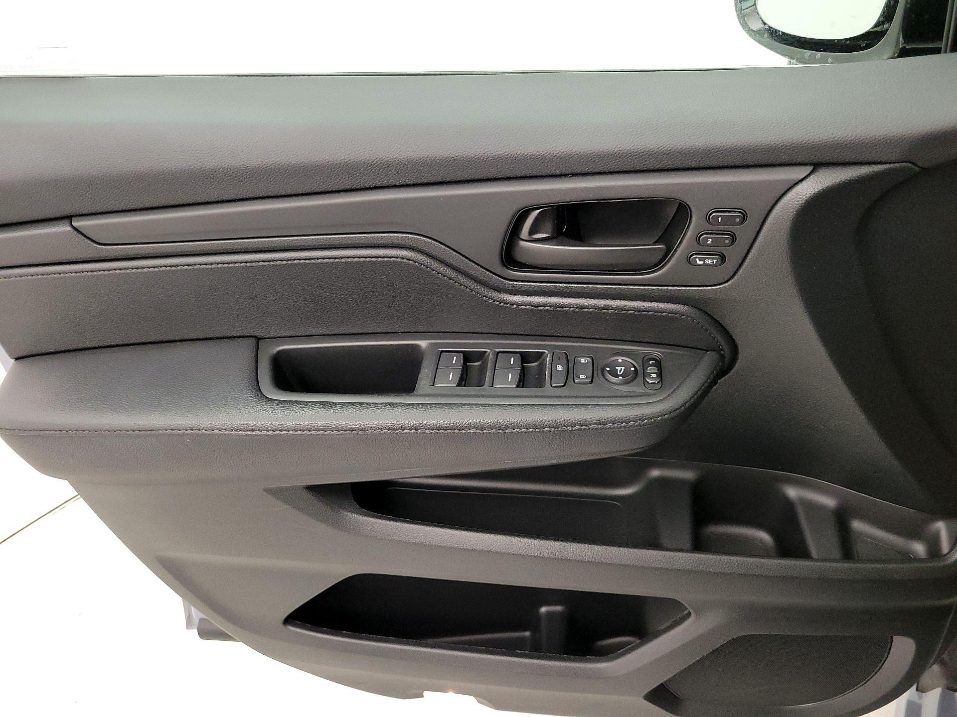 Thumbnail: 2023 Honda Odyssey - 12