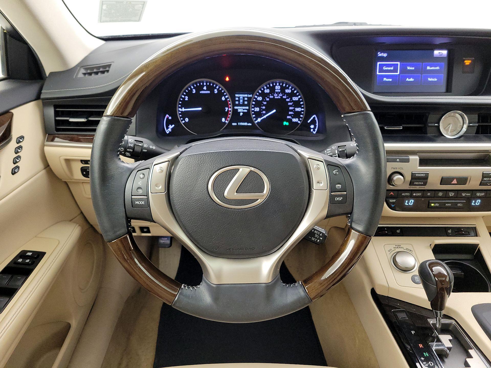 Thumbnail: 2013 Lexus ES - 10