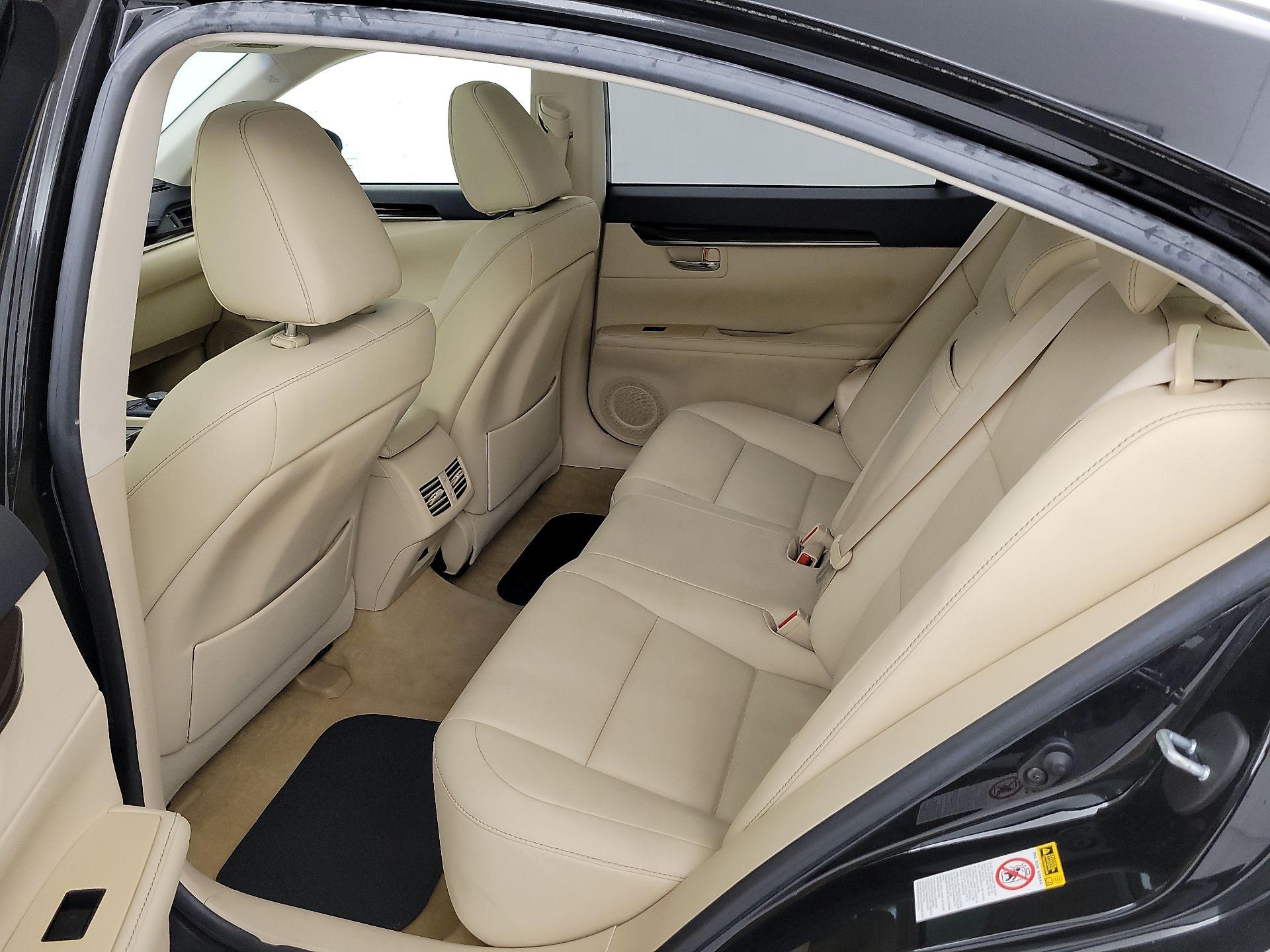 Thumbnail: 2013 Lexus ES - 20