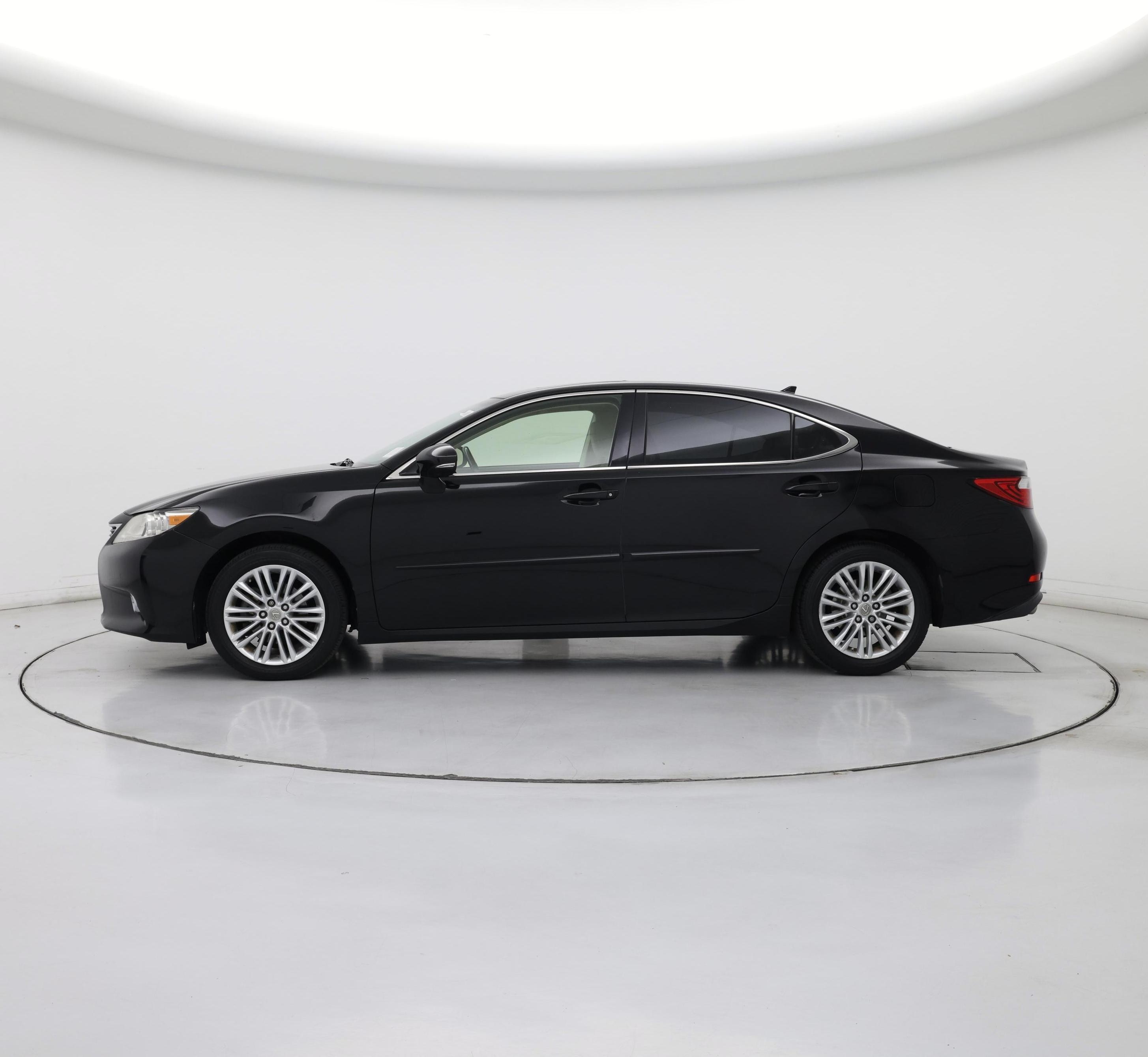 Thumbnail: 2013 Lexus ES - 3