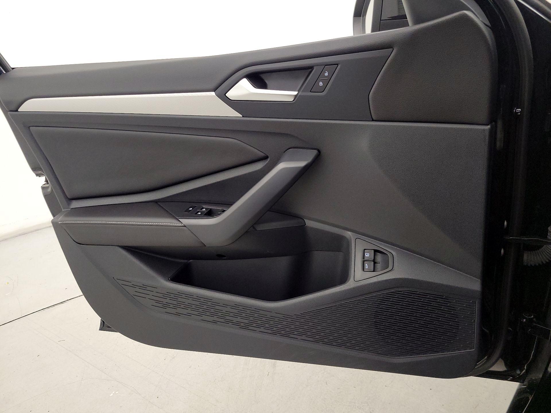 Thumbnail: 2024 Volkswagen Jetta - 12