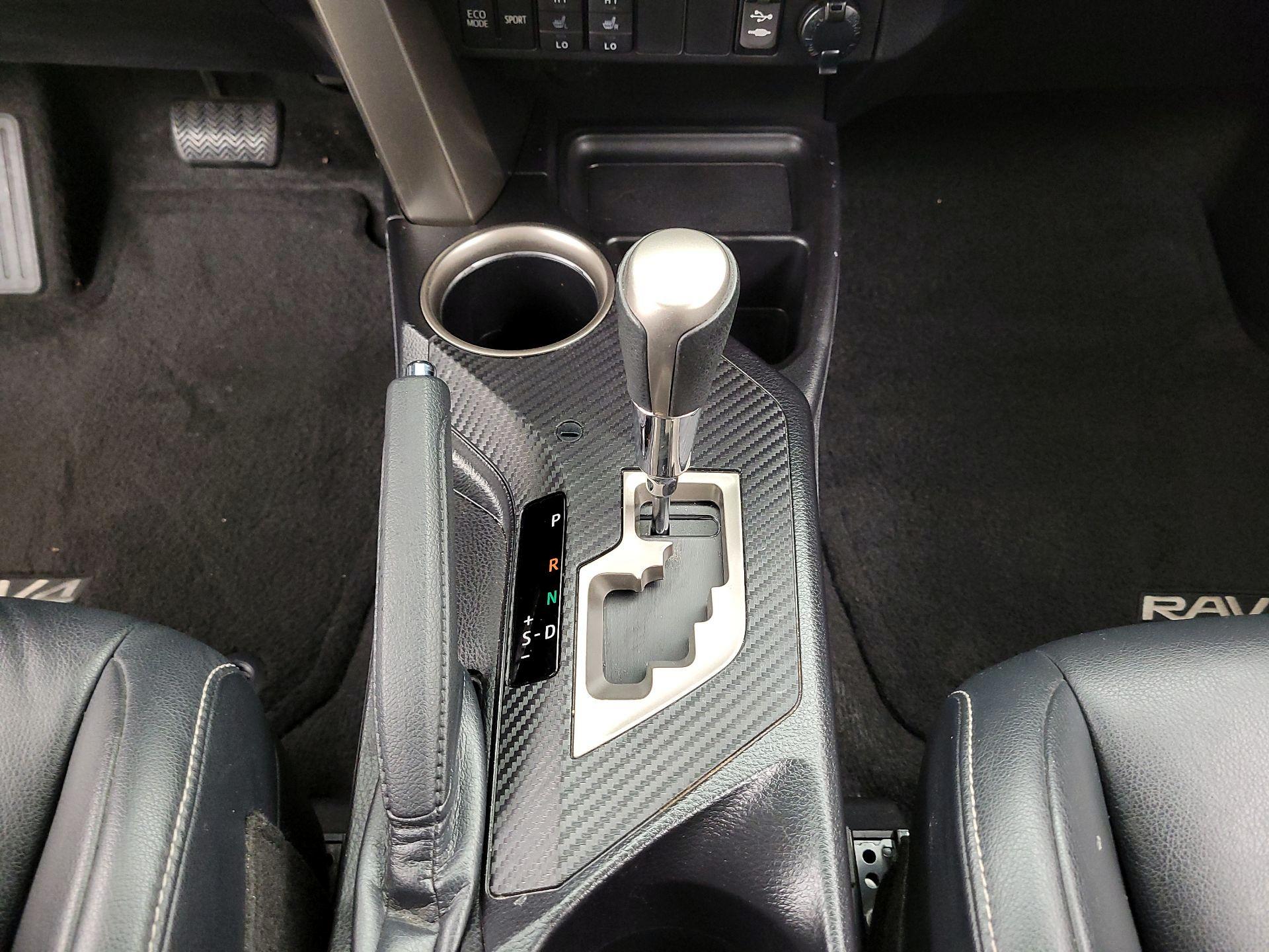 Thumbnail: 2015 Toyota RAV4 - 18