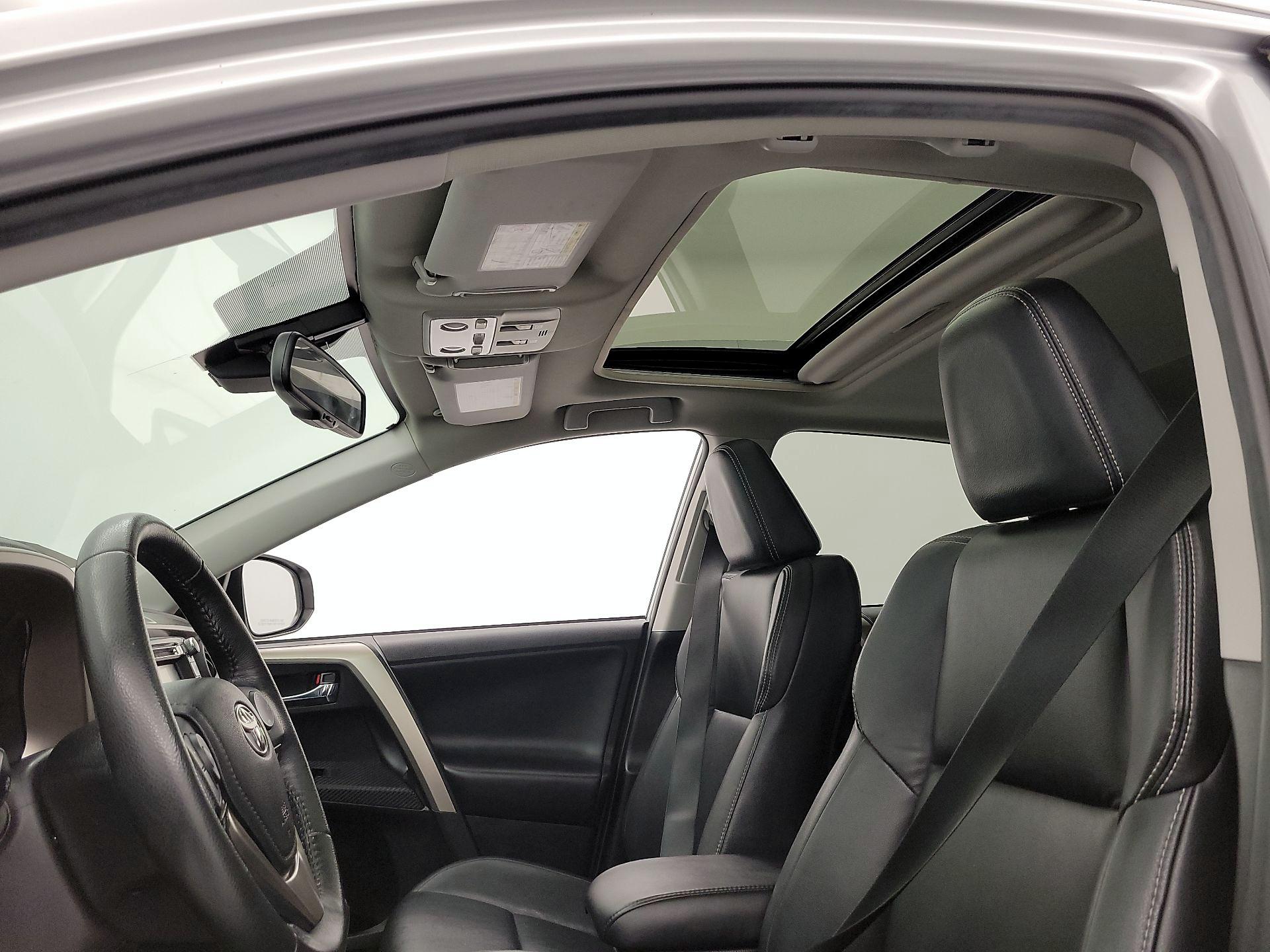 Thumbnail: 2015 Toyota RAV4 - 20