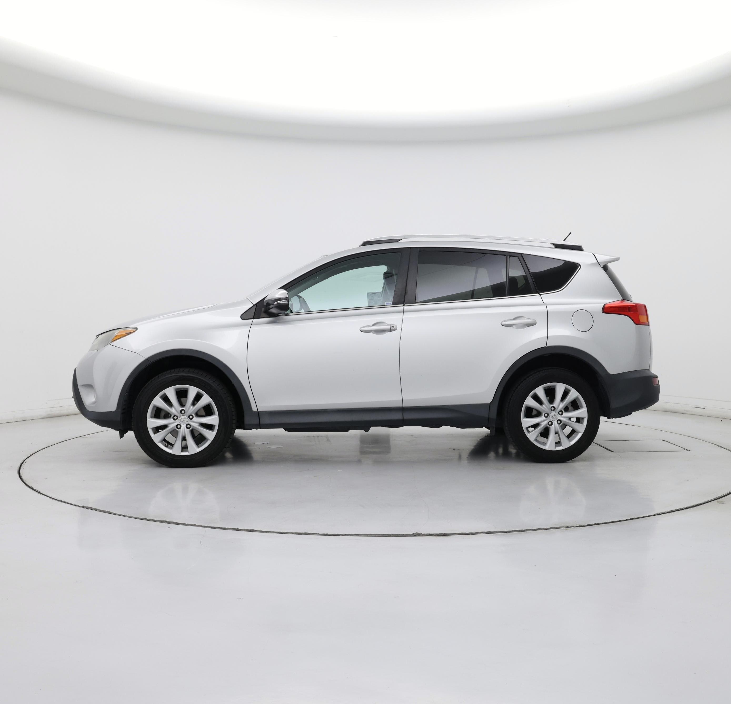 Thumbnail: 2015 Toyota RAV4 - 3