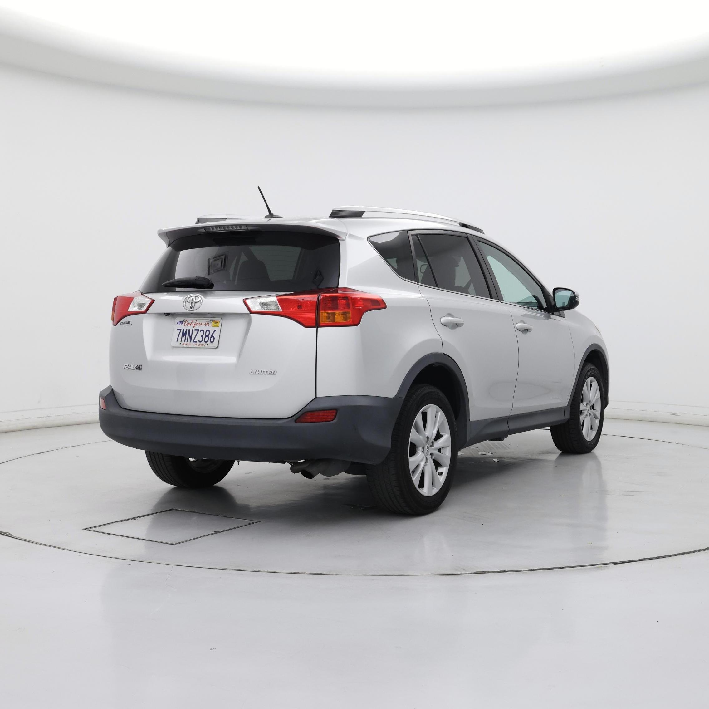 Thumbnail: 2015 Toyota RAV4 - 8