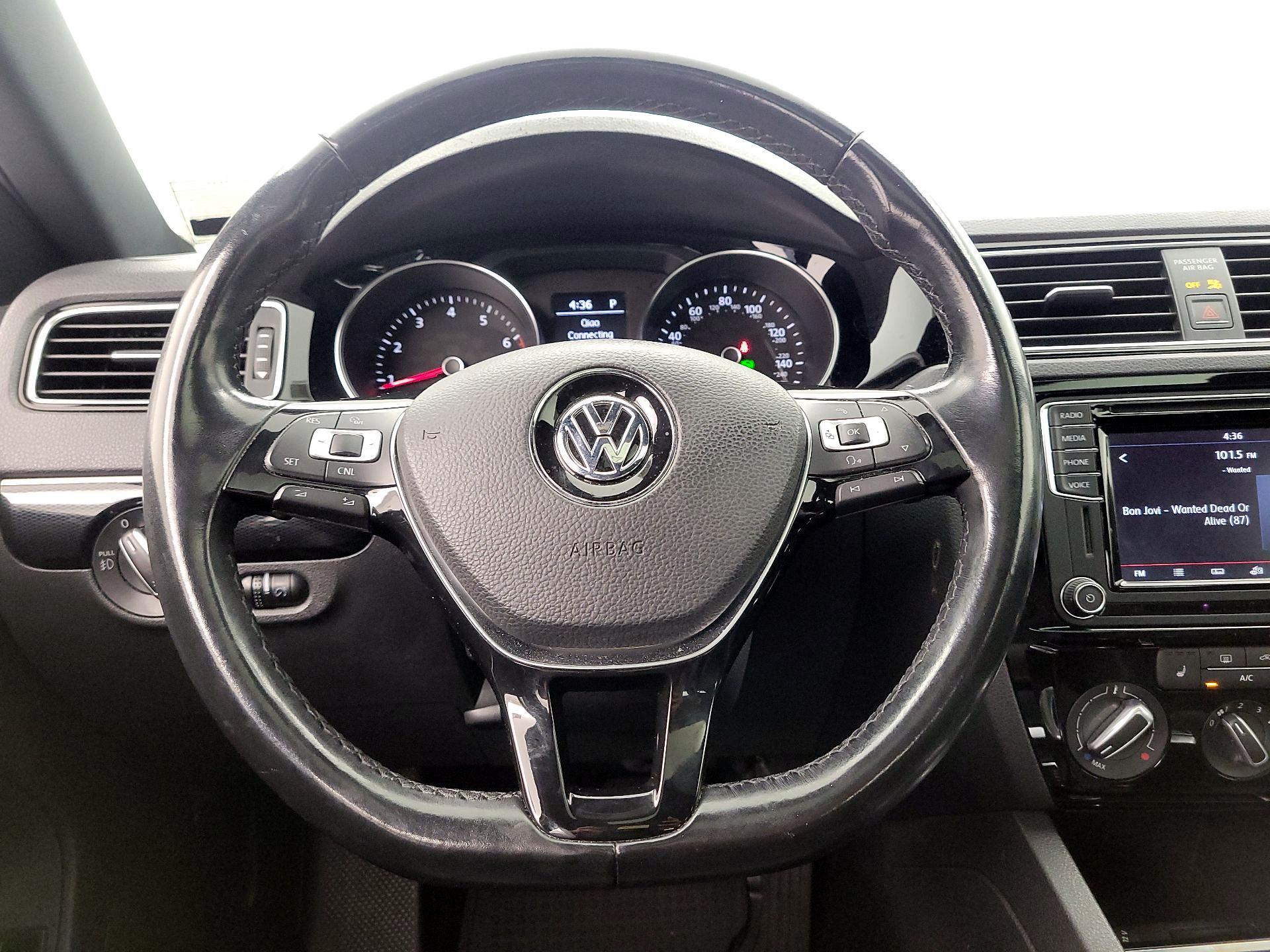 Thumbnail: 2018 Volkswagen Jetta - 10