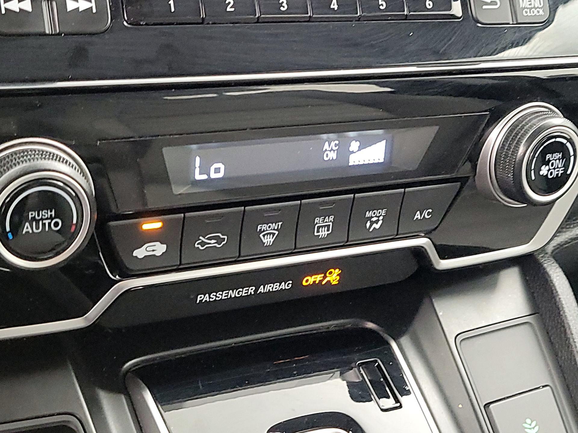 Thumbnail: 2019 Honda CR-V - 16