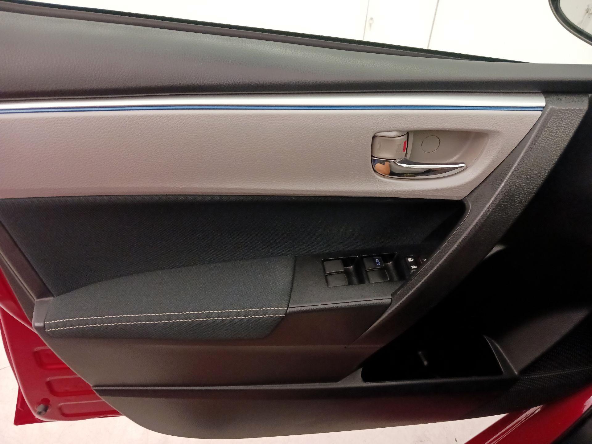 Thumbnail: 2015 Toyota Corolla - 12