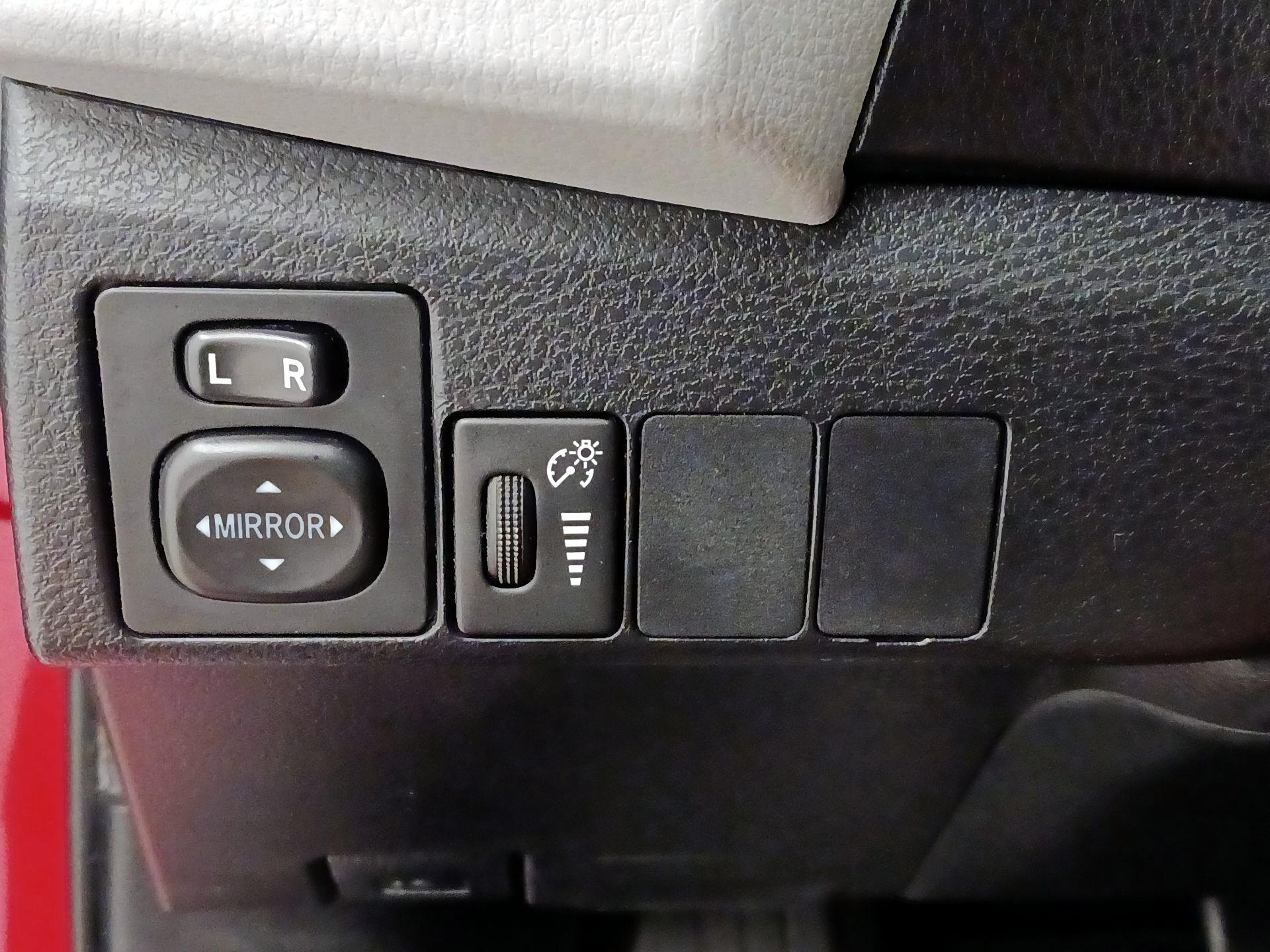Thumbnail: 2015 Toyota Corolla - 13