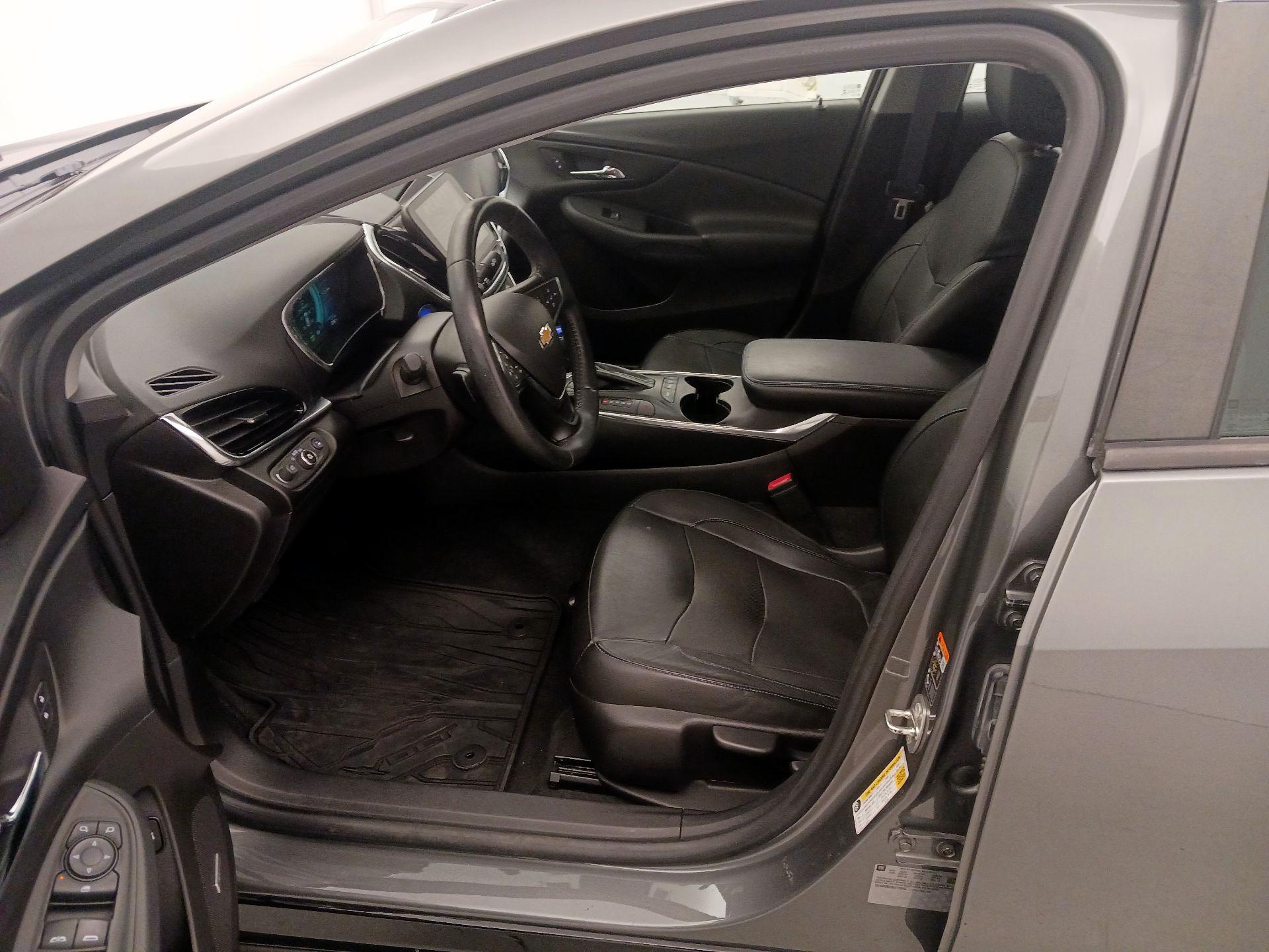 Thumbnail: 2017 Chevrolet Volt - 11