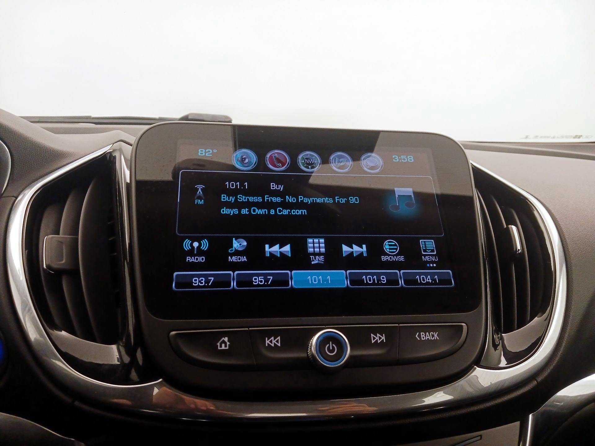 Thumbnail: 2017 Chevrolet Volt - 15