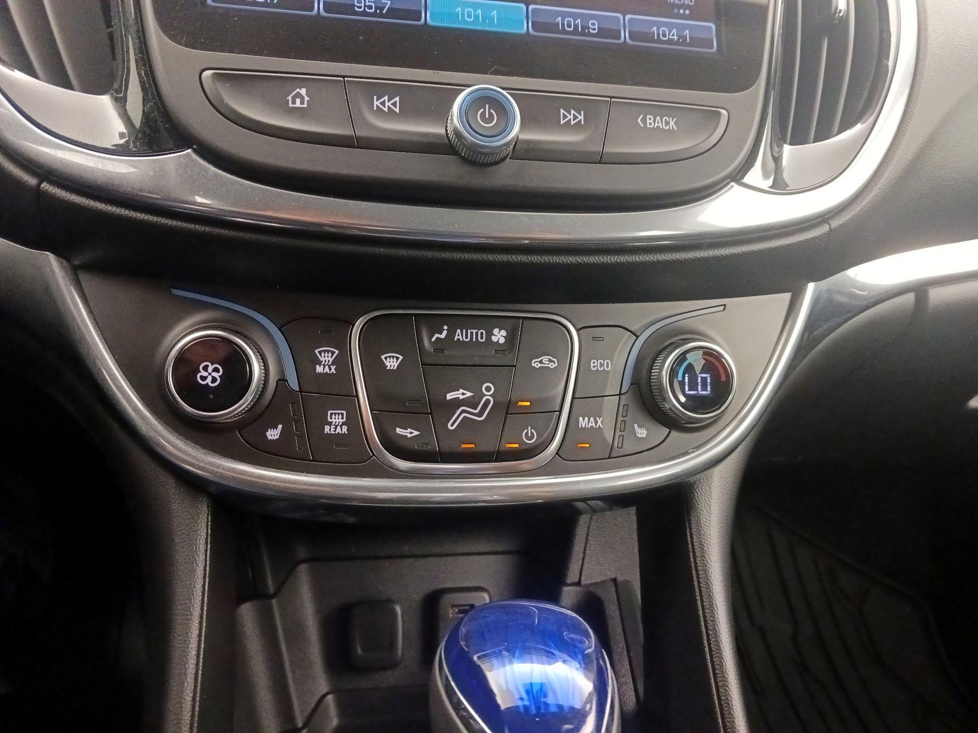 Thumbnail: 2017 Chevrolet Volt - 16