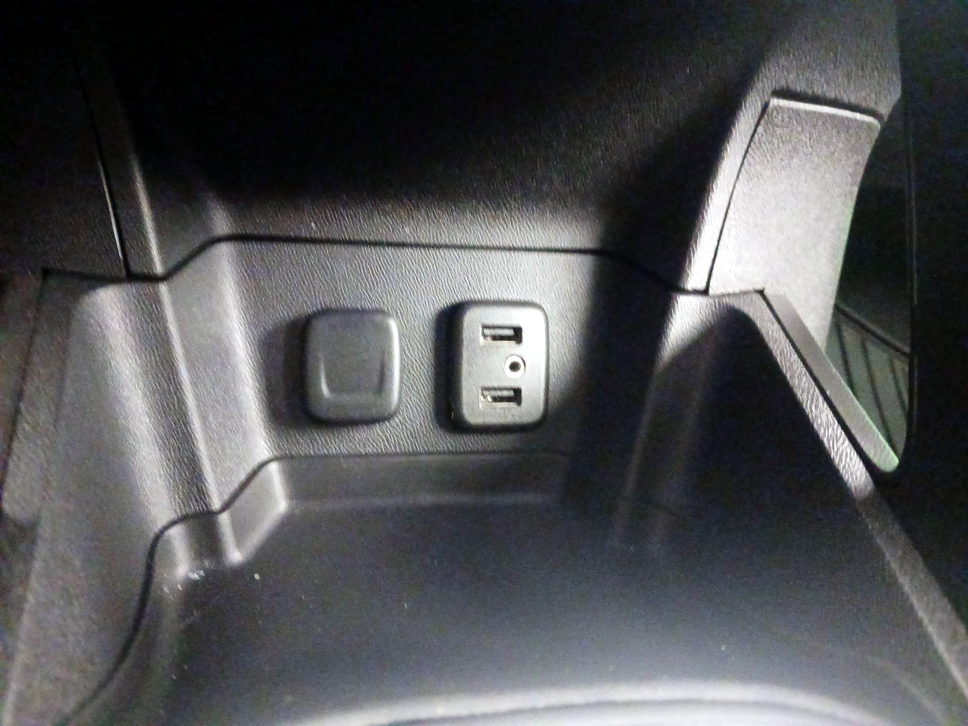 Thumbnail: 2017 Chevrolet Volt - 18